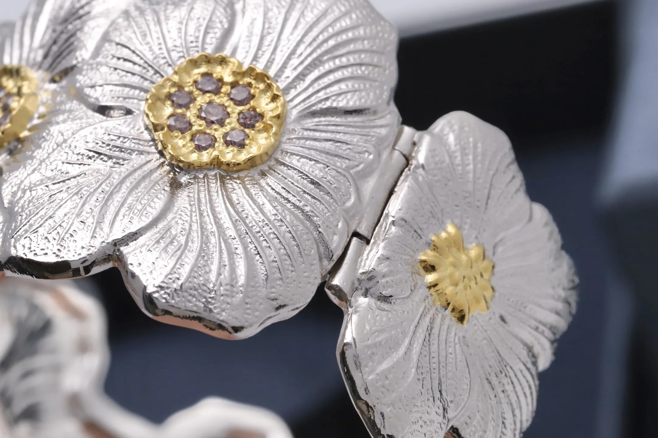 Gardenia Sterling Silver Cuff Bracelet D338016544 — view 6