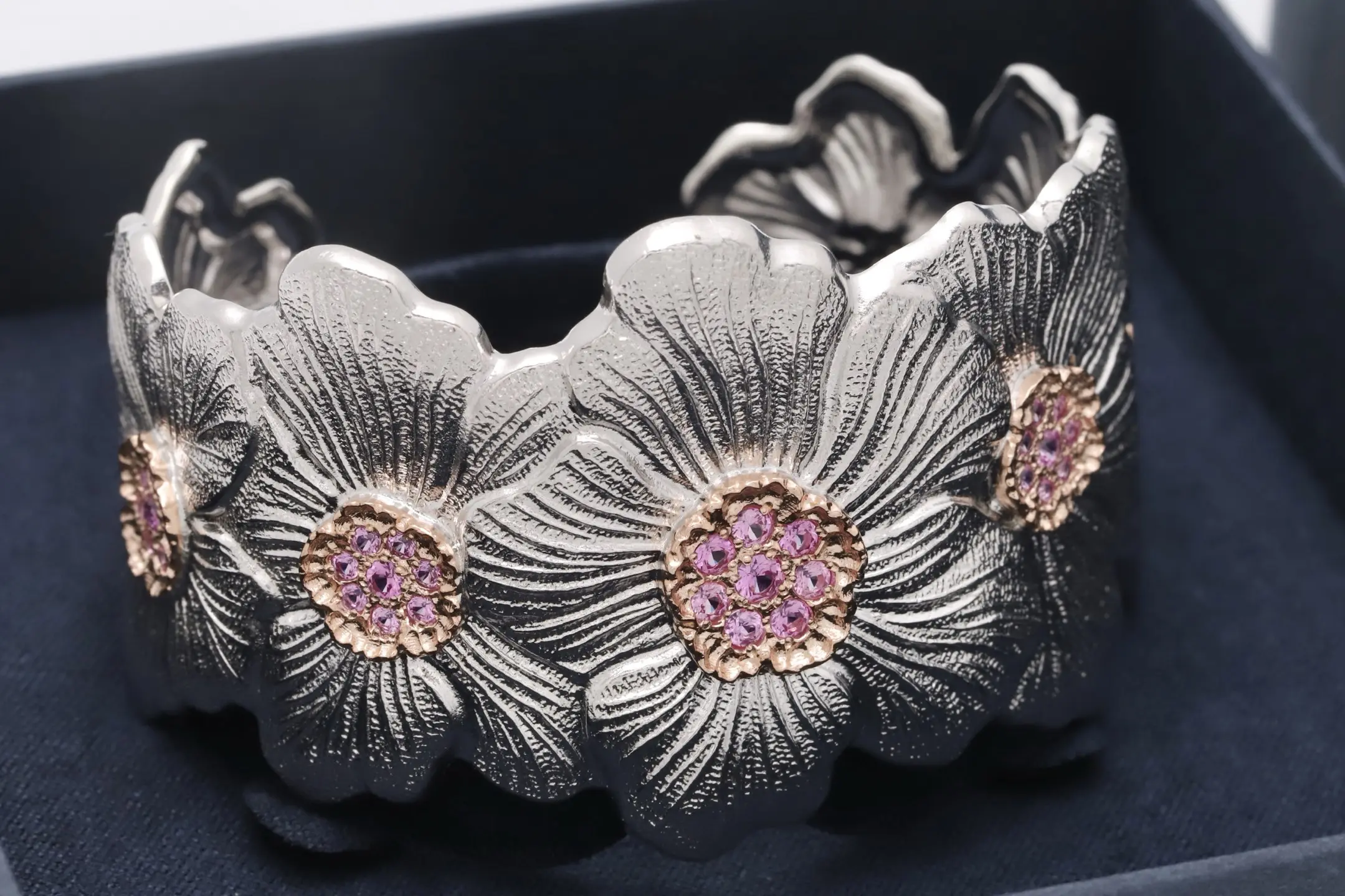 Buccellati Gardenia Wide Cuff Bracelet (Sterling Silver) D338016545 — view 3