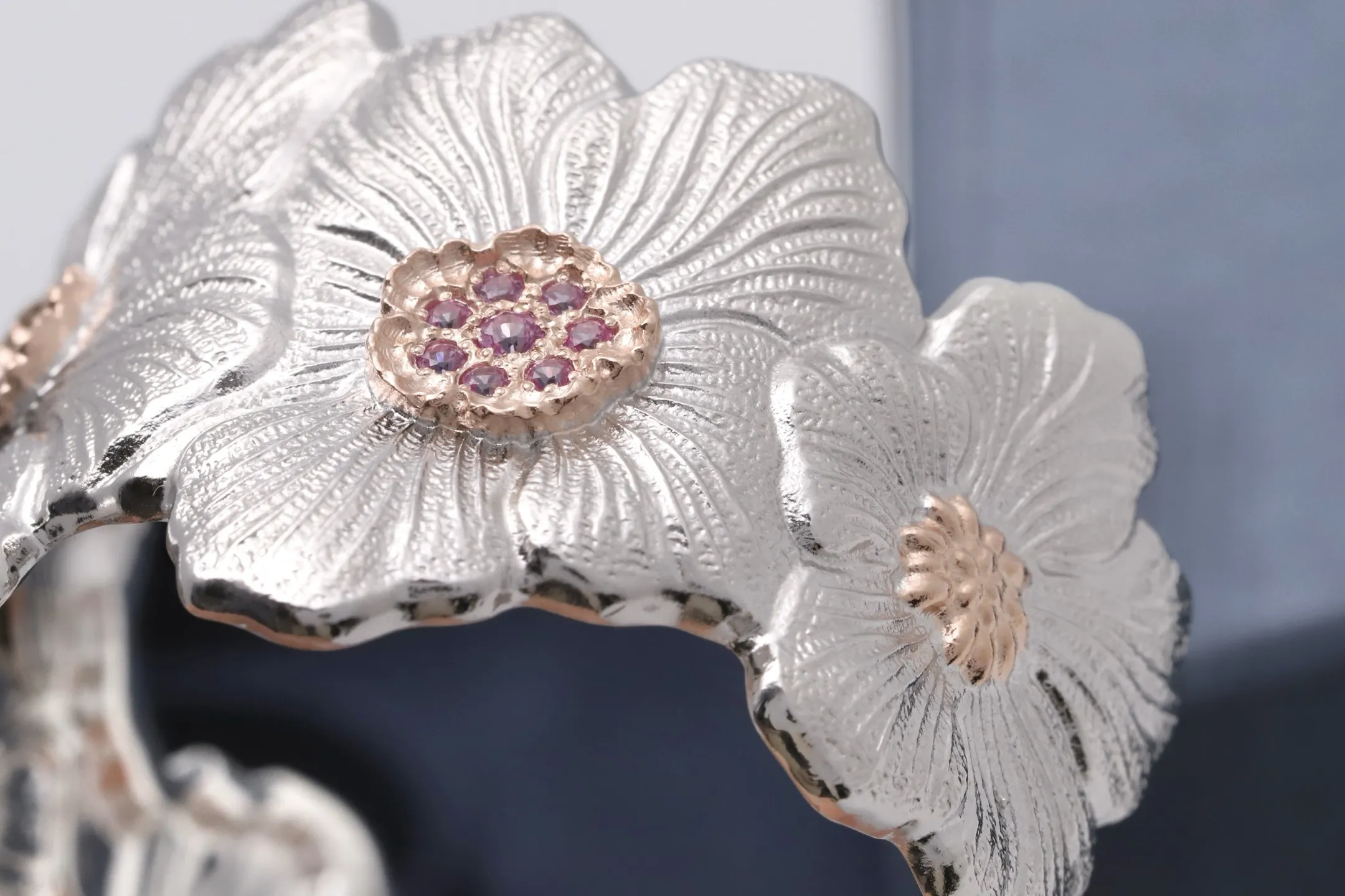 Buccellati Gardenia Wide Cuff Bracelet (Sterling Silver) D338016545 — view 5