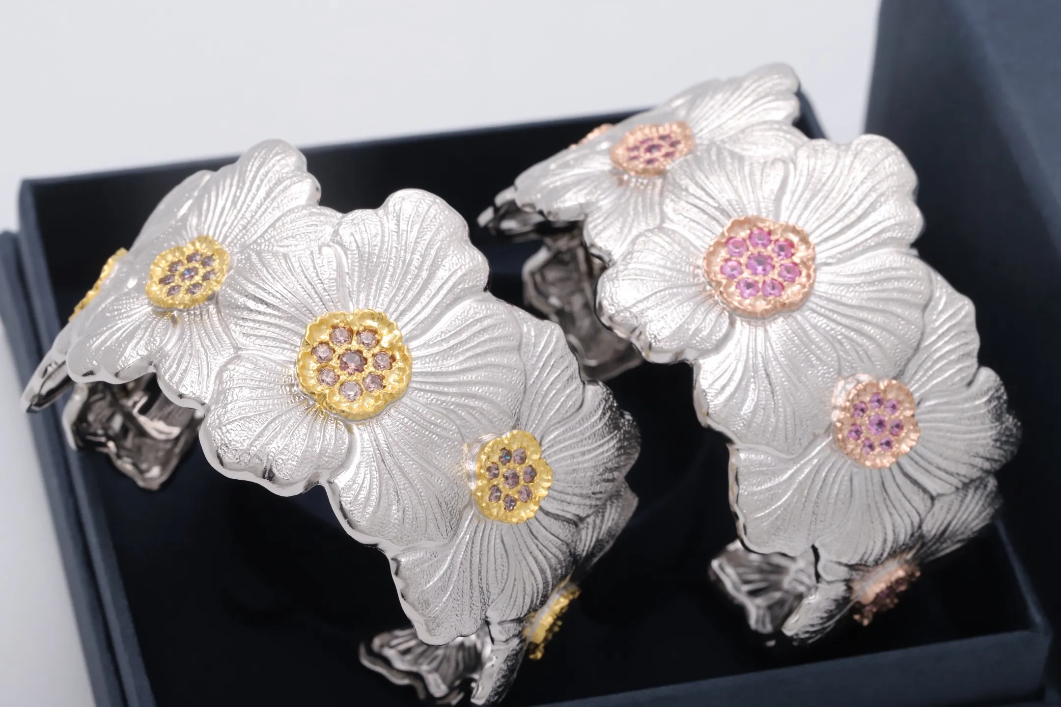 Buccellati Gardenia Wide Cuff Bracelet (Sterling Silver) D338016545 — view 9