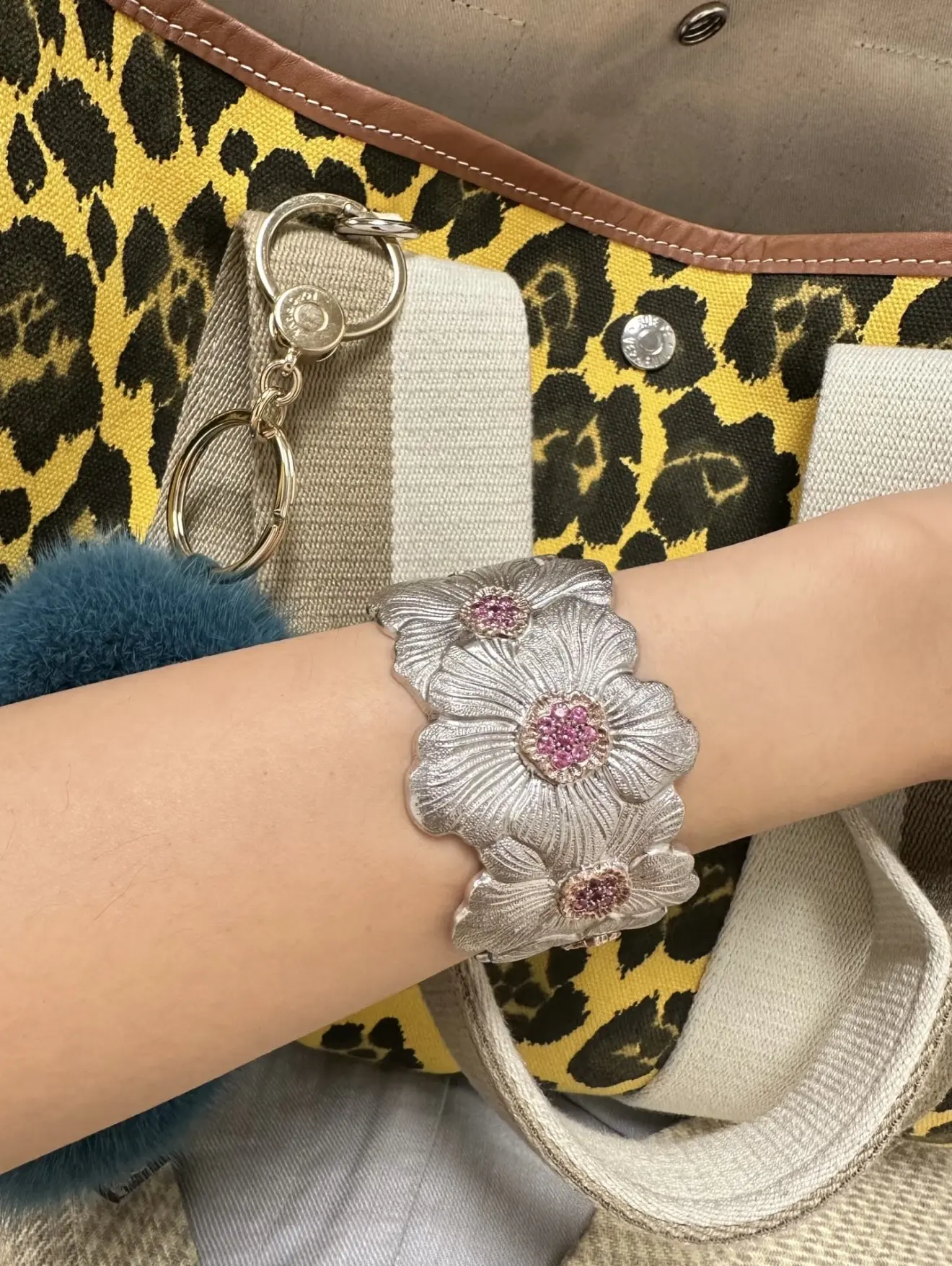 Buccellati Gardenia Wide Cuff Bracelet (Sterling Silver) D338016545 — view 12