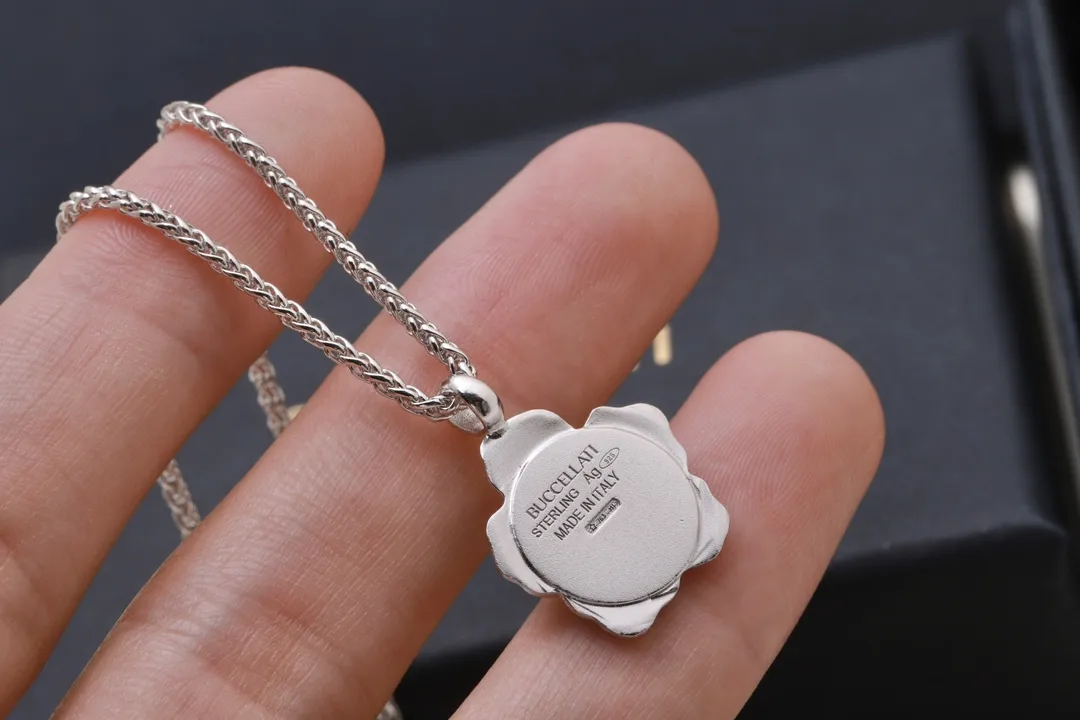 Blossoms Gardenia Pendant Necklace D53016815 — view 6