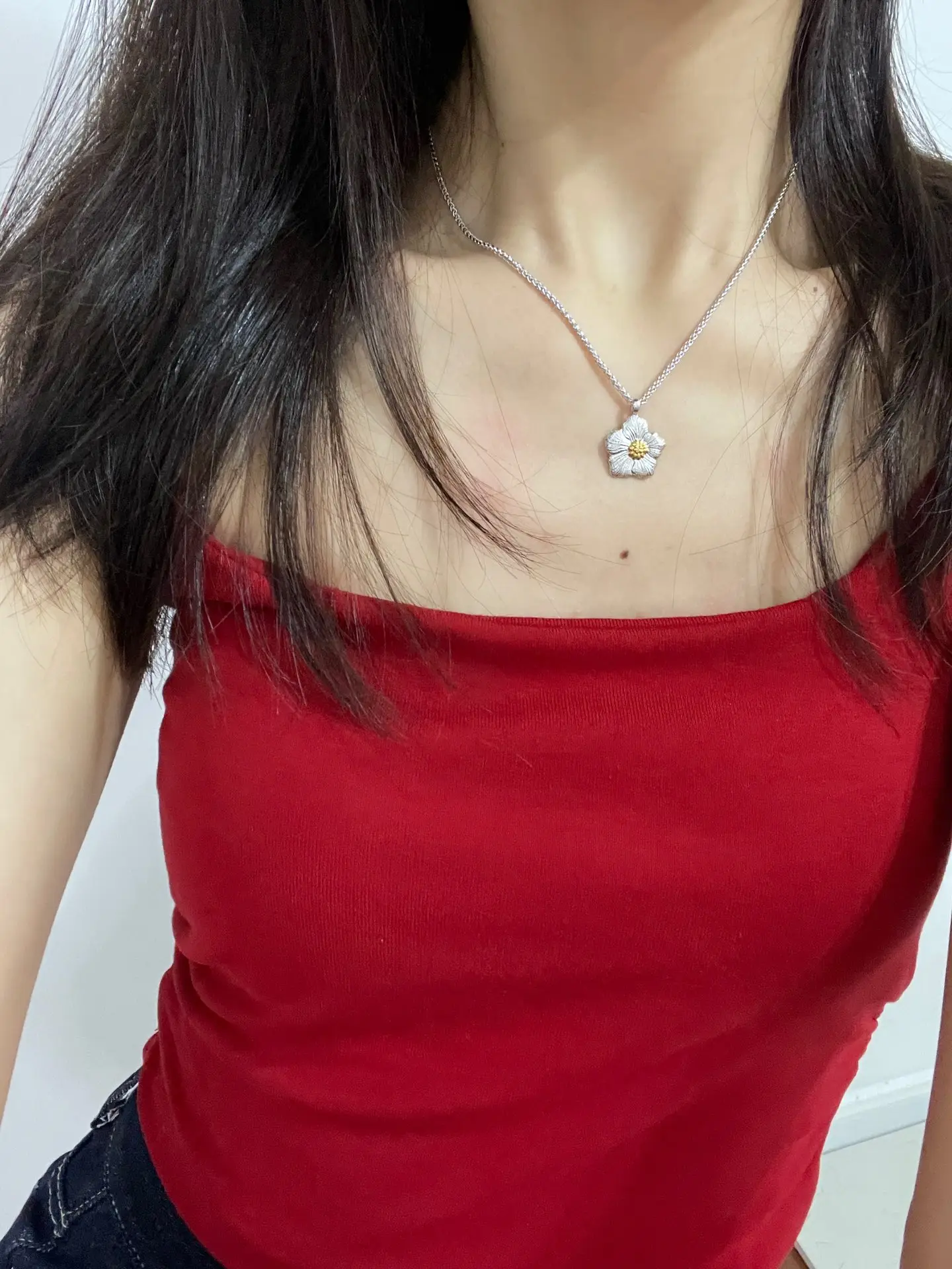 Blossoms Gardenia Pendant Necklace D53016815 — view 7