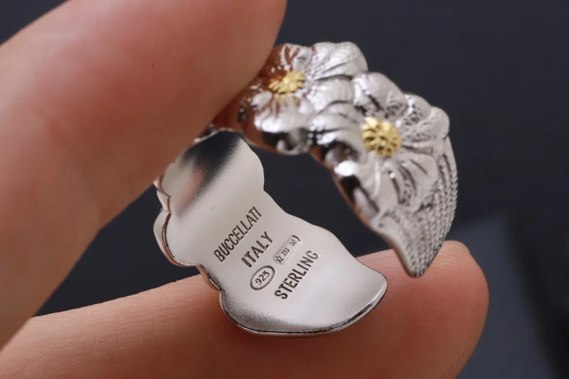 Gardenia Engraved Floral Band Ring D39016854 — view 7