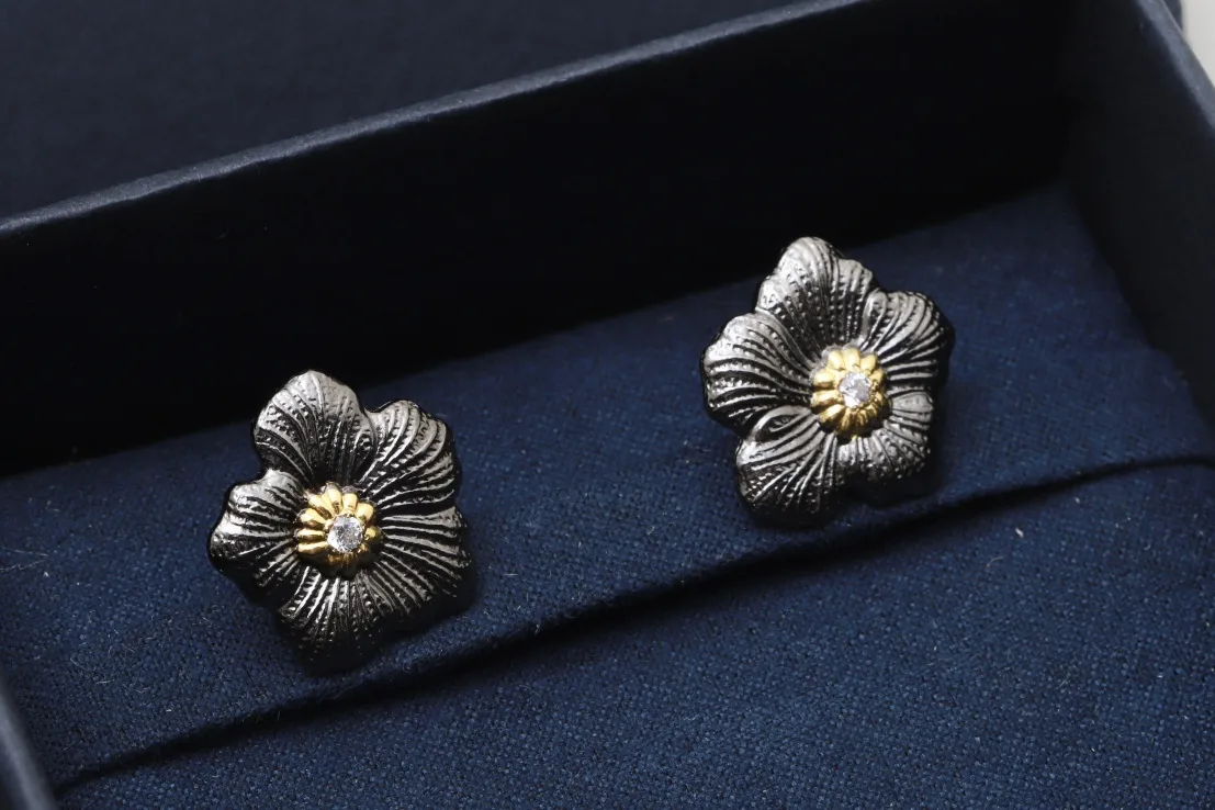 Gardenia Flower Stud Earrings in Blackened Silver D34016837 — view 3