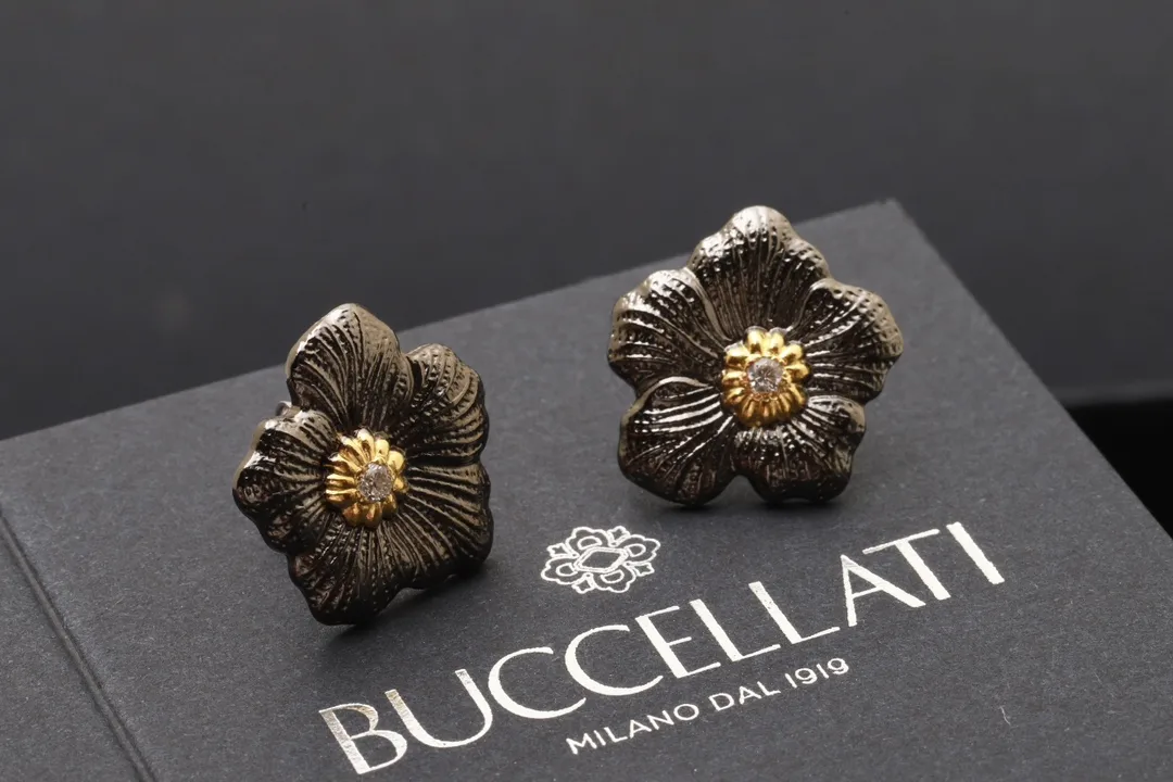 Gardenia Flower Stud Earrings in Blackened Silver D34016837 — view 4