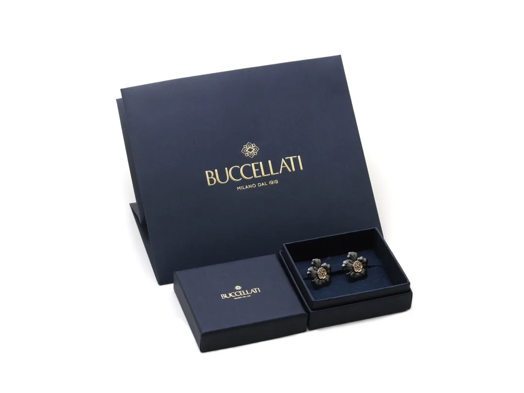 Buccellati Gardenia Flower Stud Earrings D54516843 — view 2