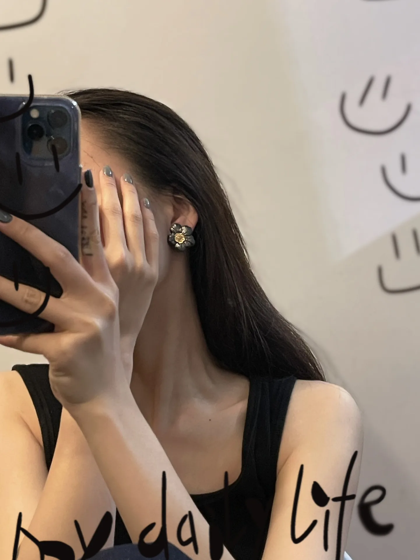 Buccellati Gardenia Flower Stud Earrings D54516843 — view 8