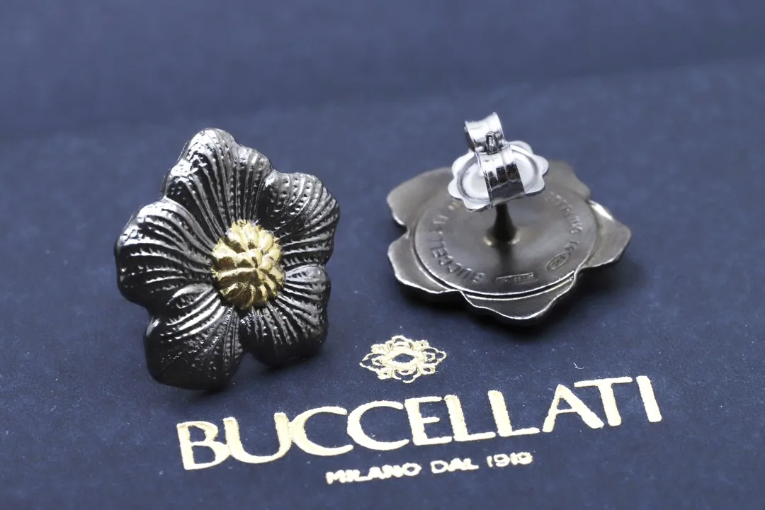 Blossoms Gardenia Stud Earrings D34016838 — view 3