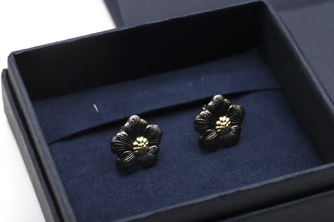 Blossoms Gardenia Stud Earrings D34016838 — view 4