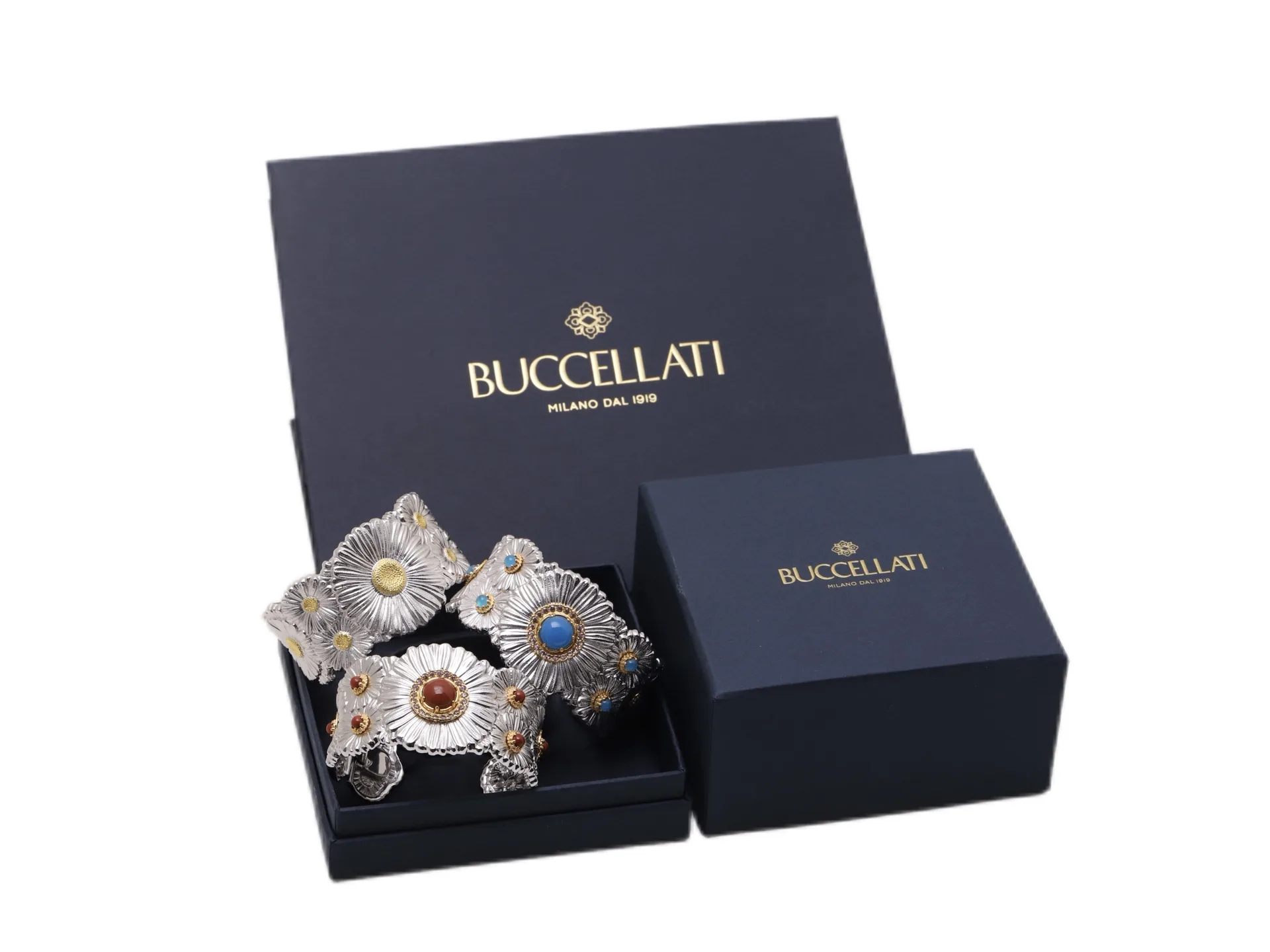 Buccellati Daisy Ruby Wide Cuff Bangle D261017505 — view 3
