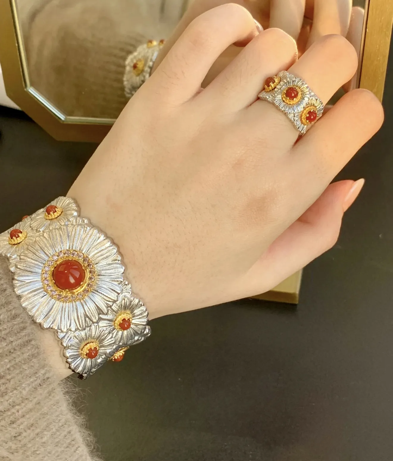 Buccellati Daisy Ruby Wide Cuff Bangle D261017505 — view 9