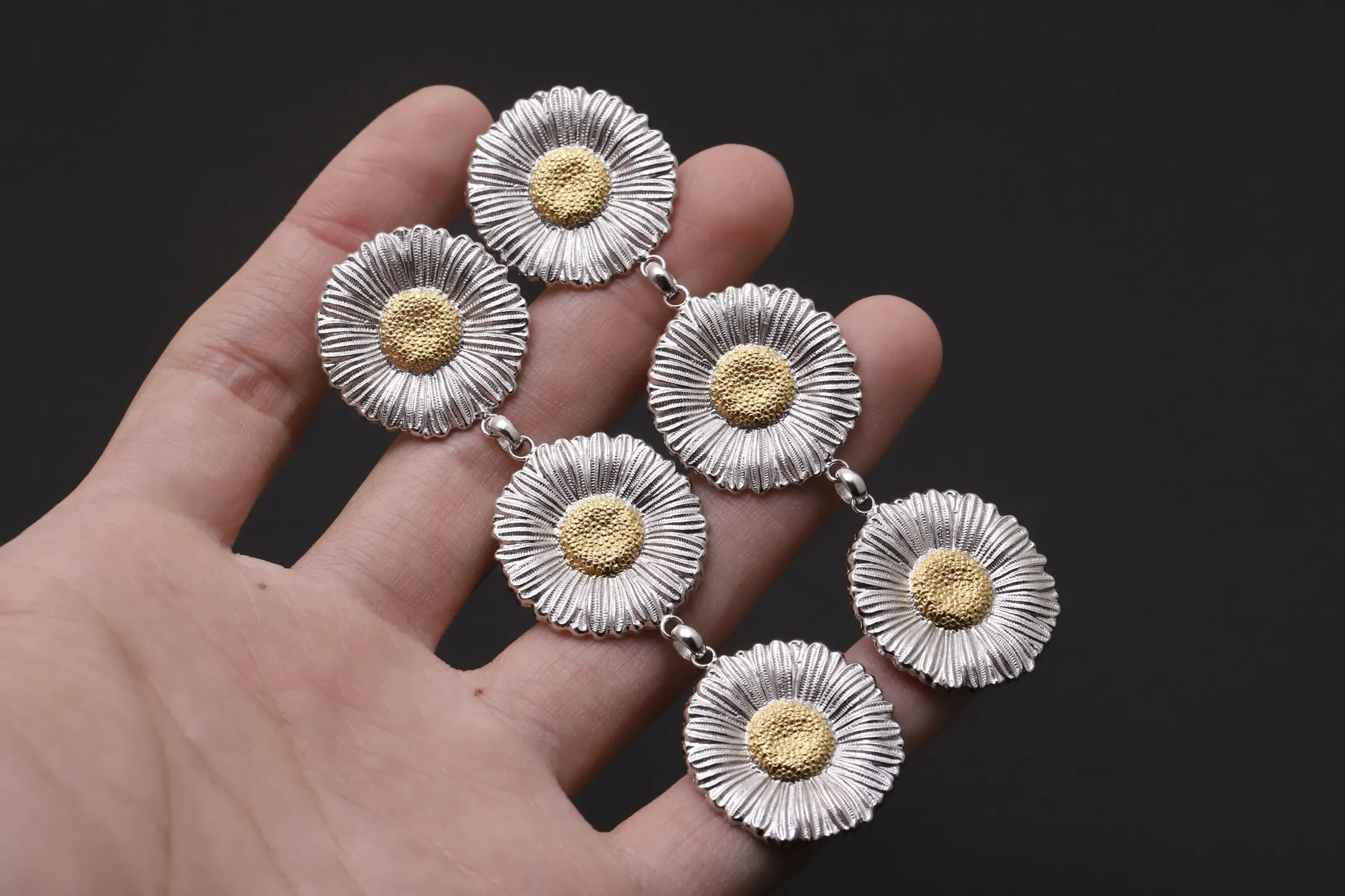 Buccellati Blossoms Daisy Three-Flower Drop Earrings D128516548 — view 4