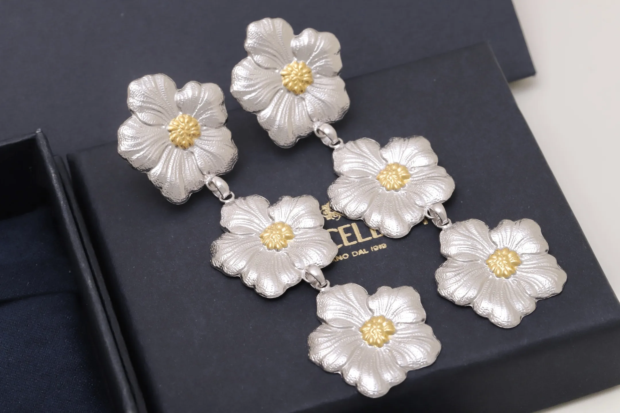 Buccellati Gardenia Triple Flower Drop Earrings D128516547 — view 3