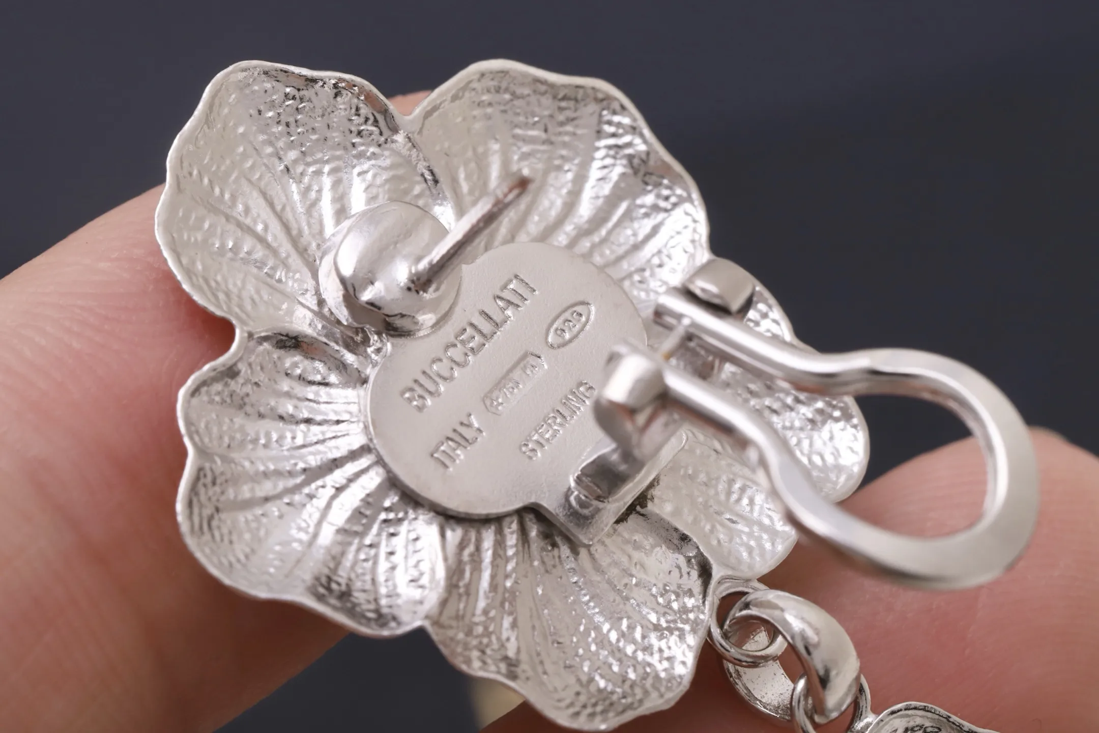 Buccellati Gardenia Triple Flower Drop Earrings D128516547 — view 6