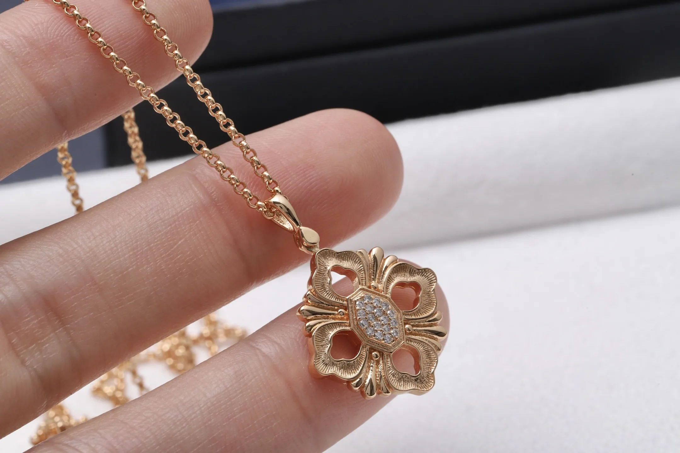 Opera Tulle Pendant Necklace (Gold-Plated Brass) D12516760 — view 4