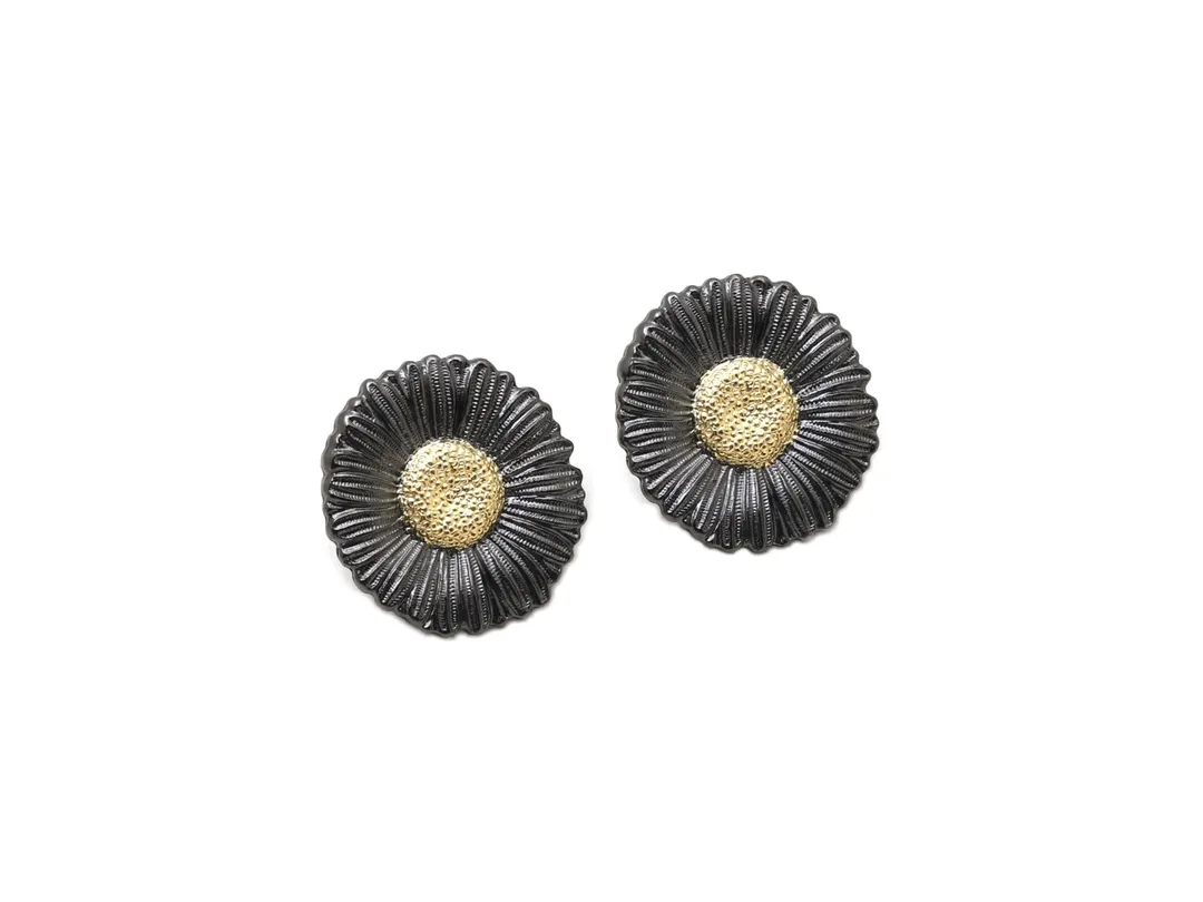 Blossoms Daisy Stud Earrings D54516852