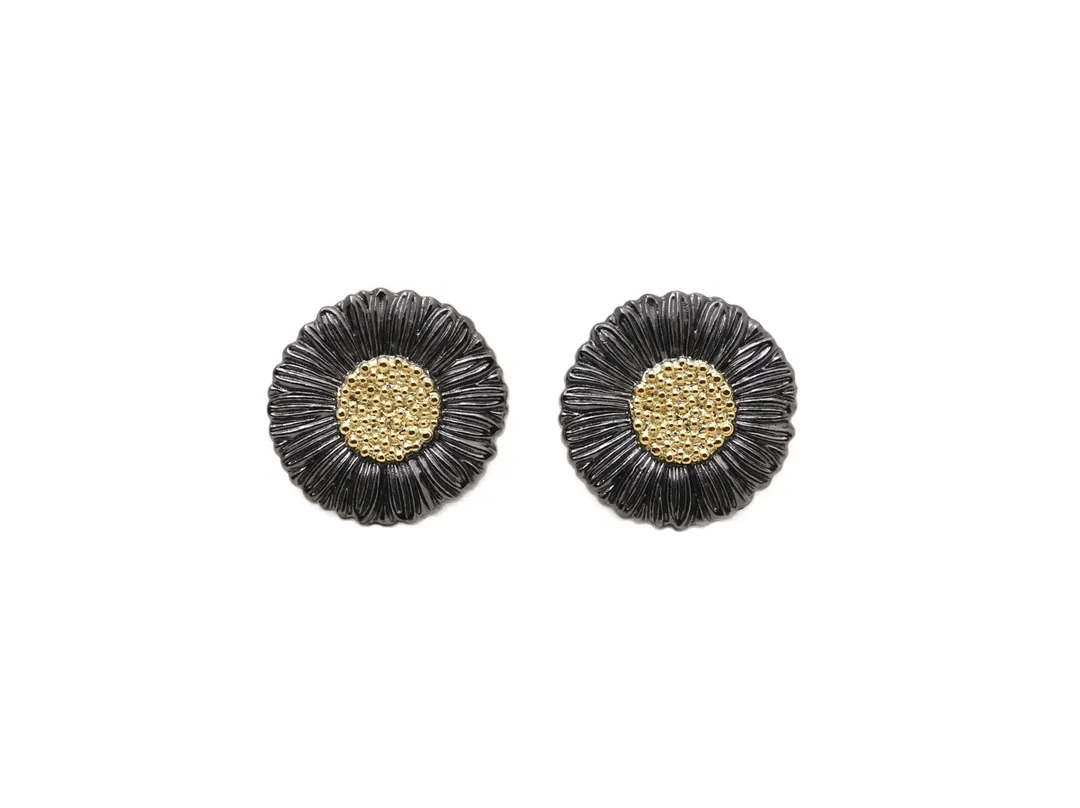 Blossoms Daisy Stud Earrings D50016841