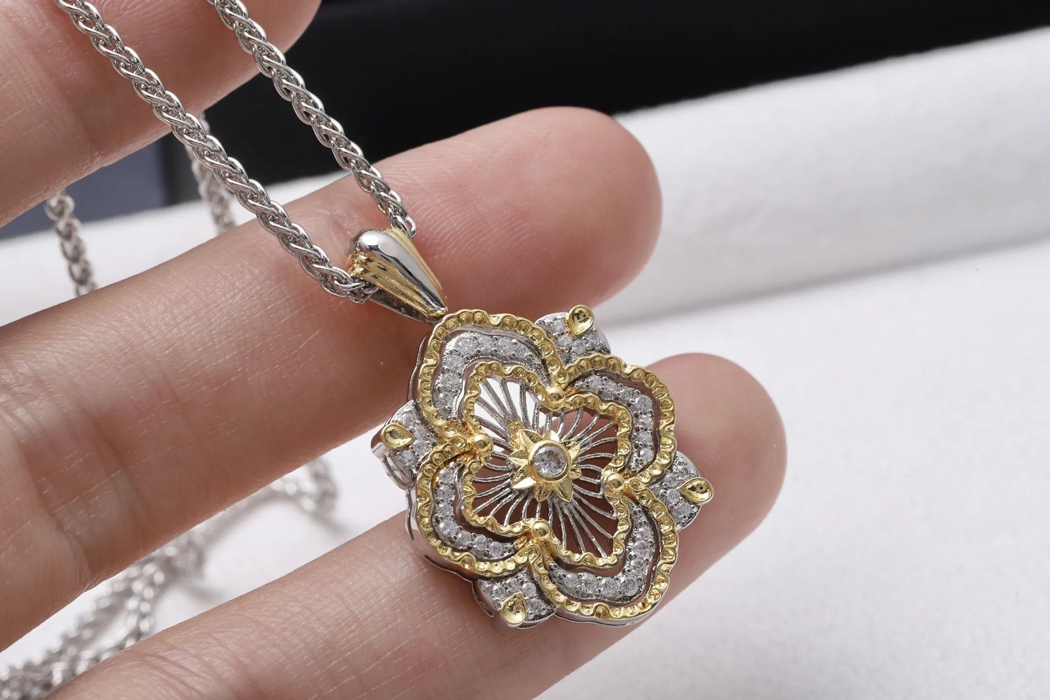 Opera Tulle Flower Pendant Necklace (Gold-Plated Brass) D12516758 — view 4