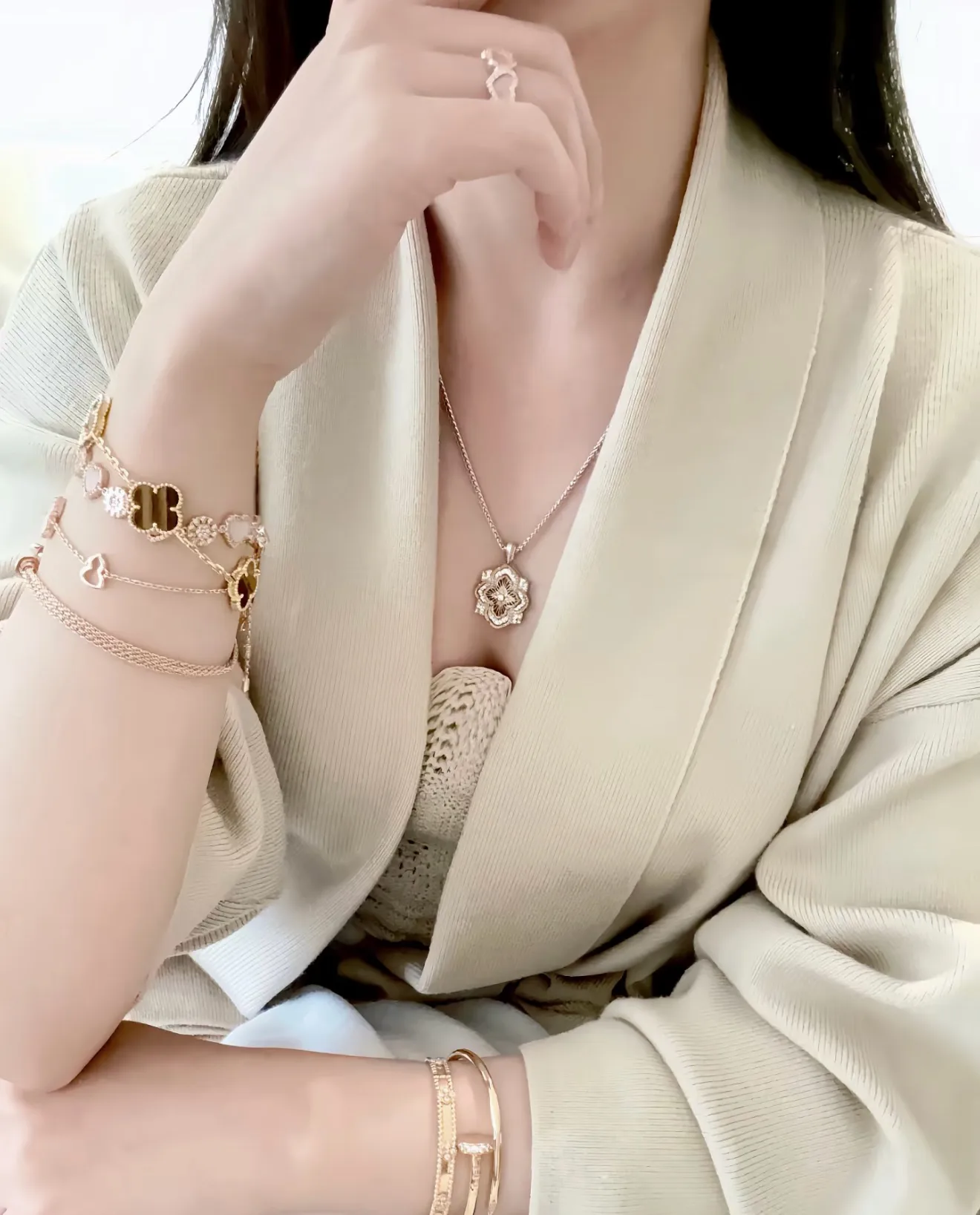 Opera Tulle Flower Pendant Necklace (Gold-Plated Brass) D12516758 — view 10