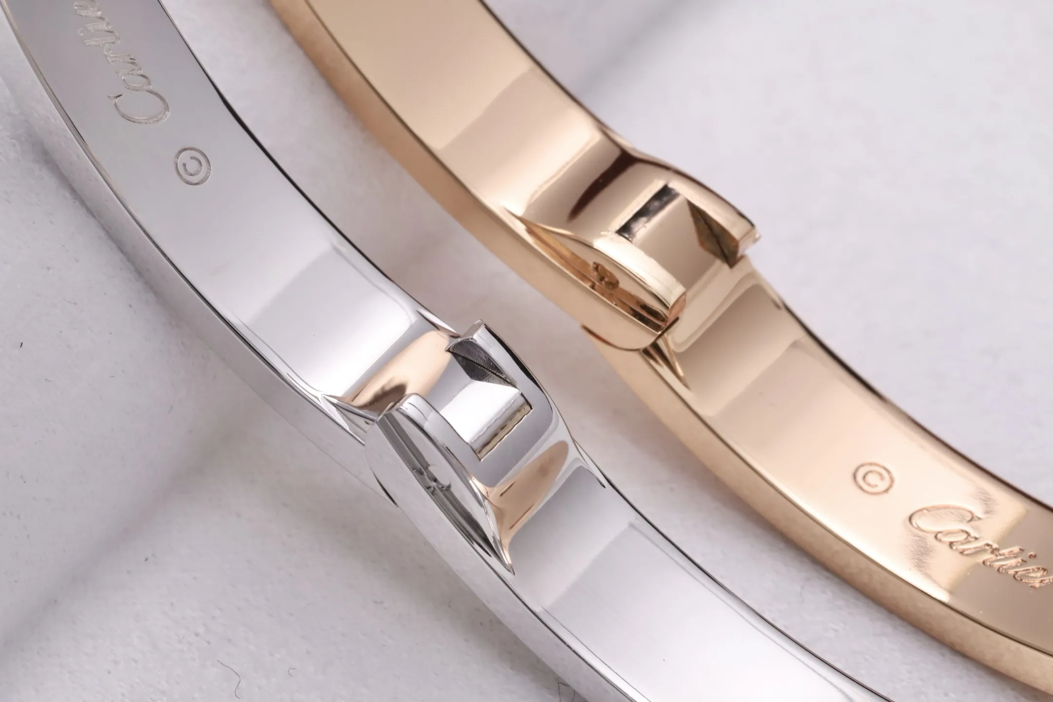 Love Bangle with 4 Diamonds (Gold-Plated Brass) D21016890 — view 8