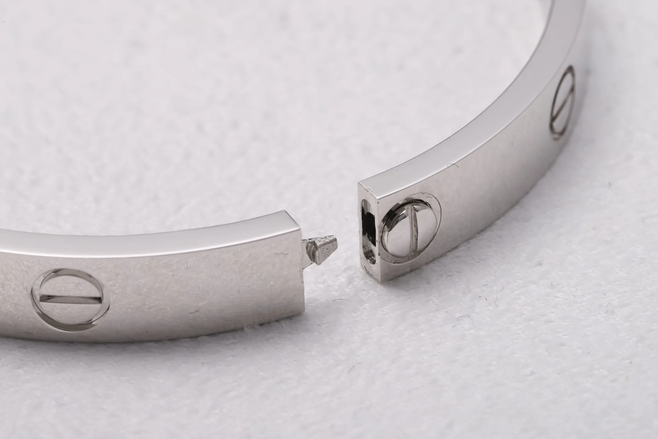 Love Bangle with 4 Diamonds (Gold-Plated Brass) D21016890 — view 9