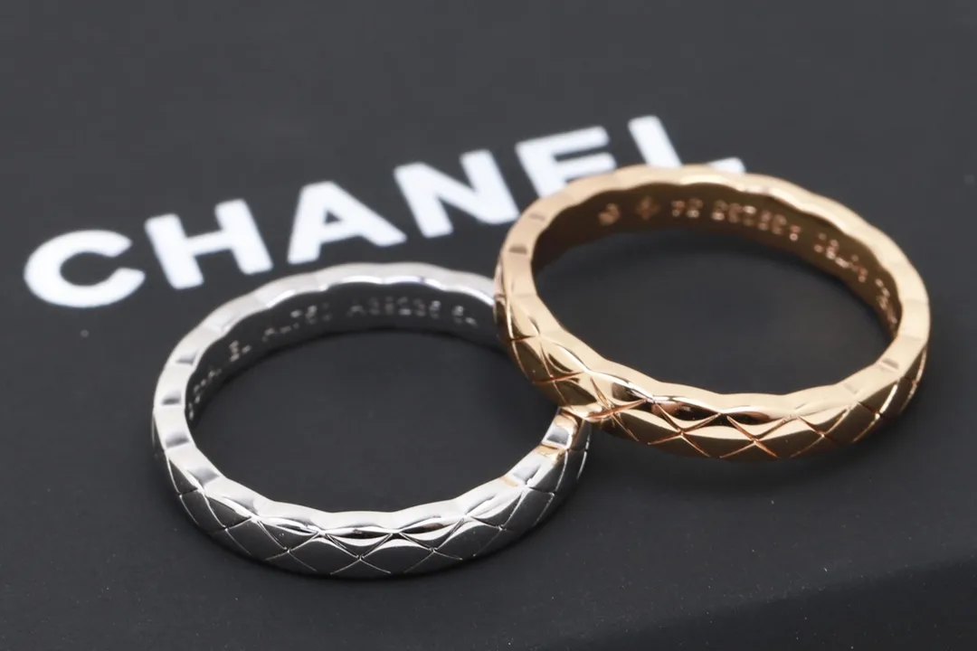 Coco Crush Quilted Narrow Band Ring D22516797 — view 6