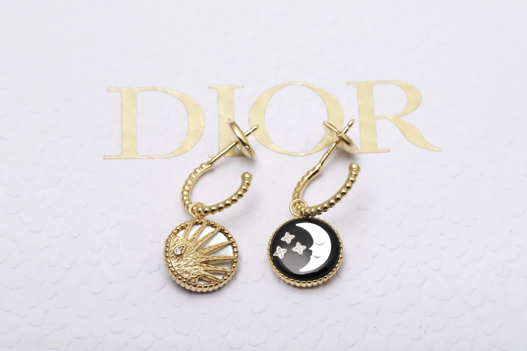 Rose des Vents Sun and Moon Drop Earrings D20017663 — view 4