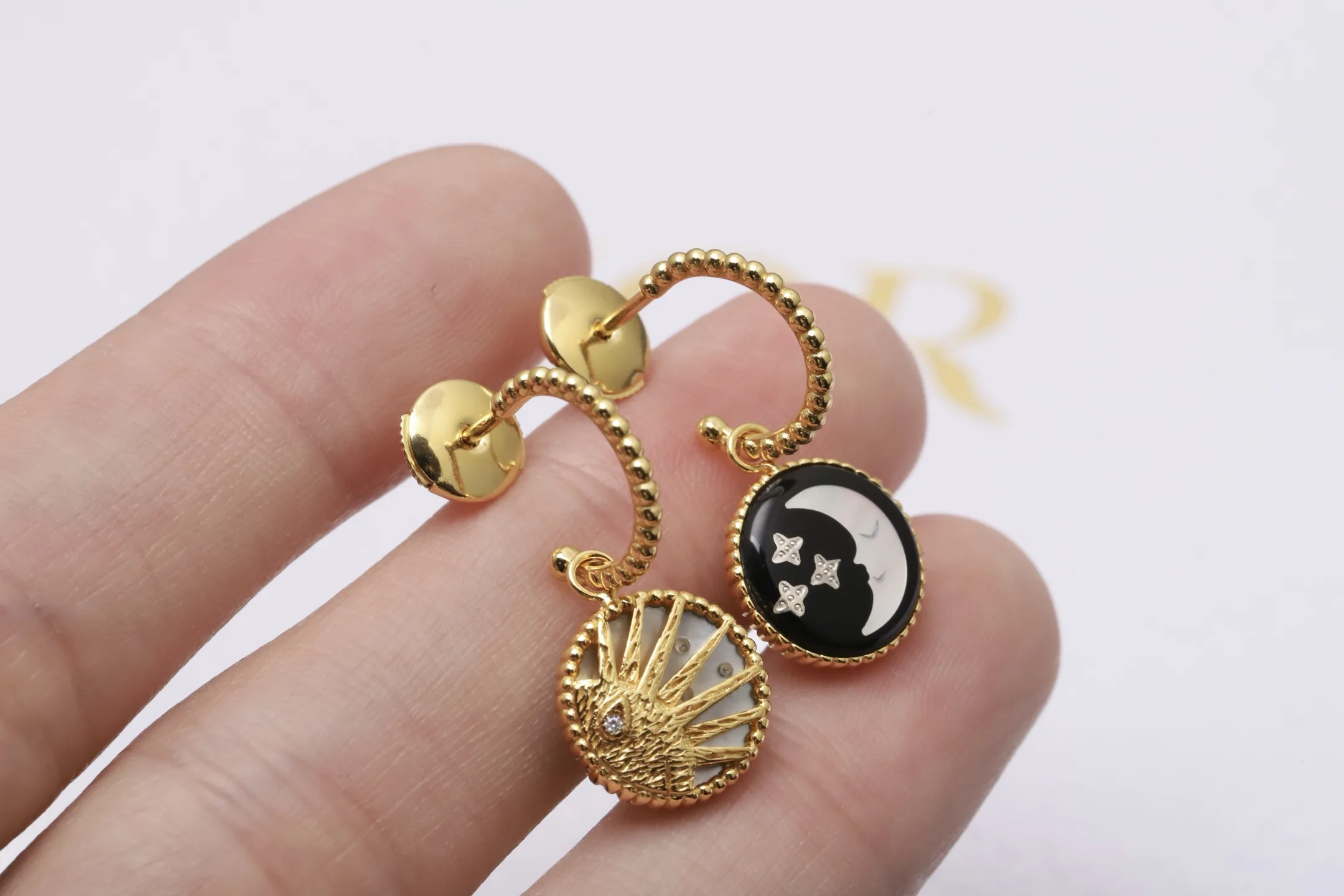 Rose des Vents Sun and Moon Drop Earrings D20017663 — view 5