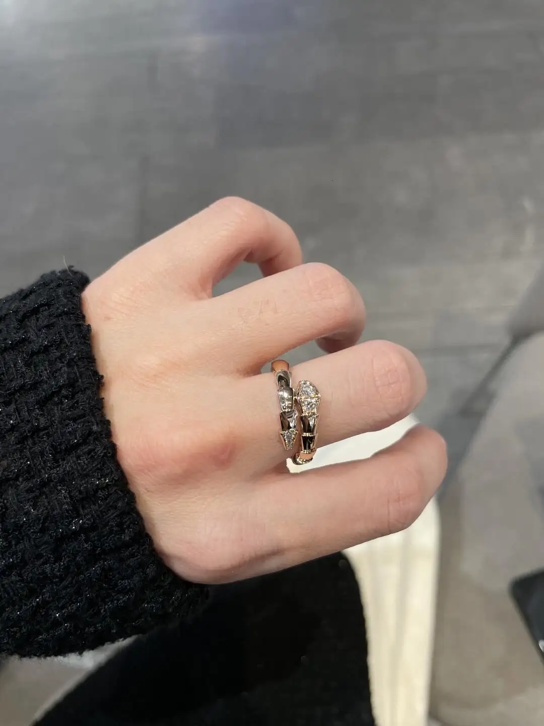 Serpenti Viper Ring with Crystal Accents D17017403 — view 8