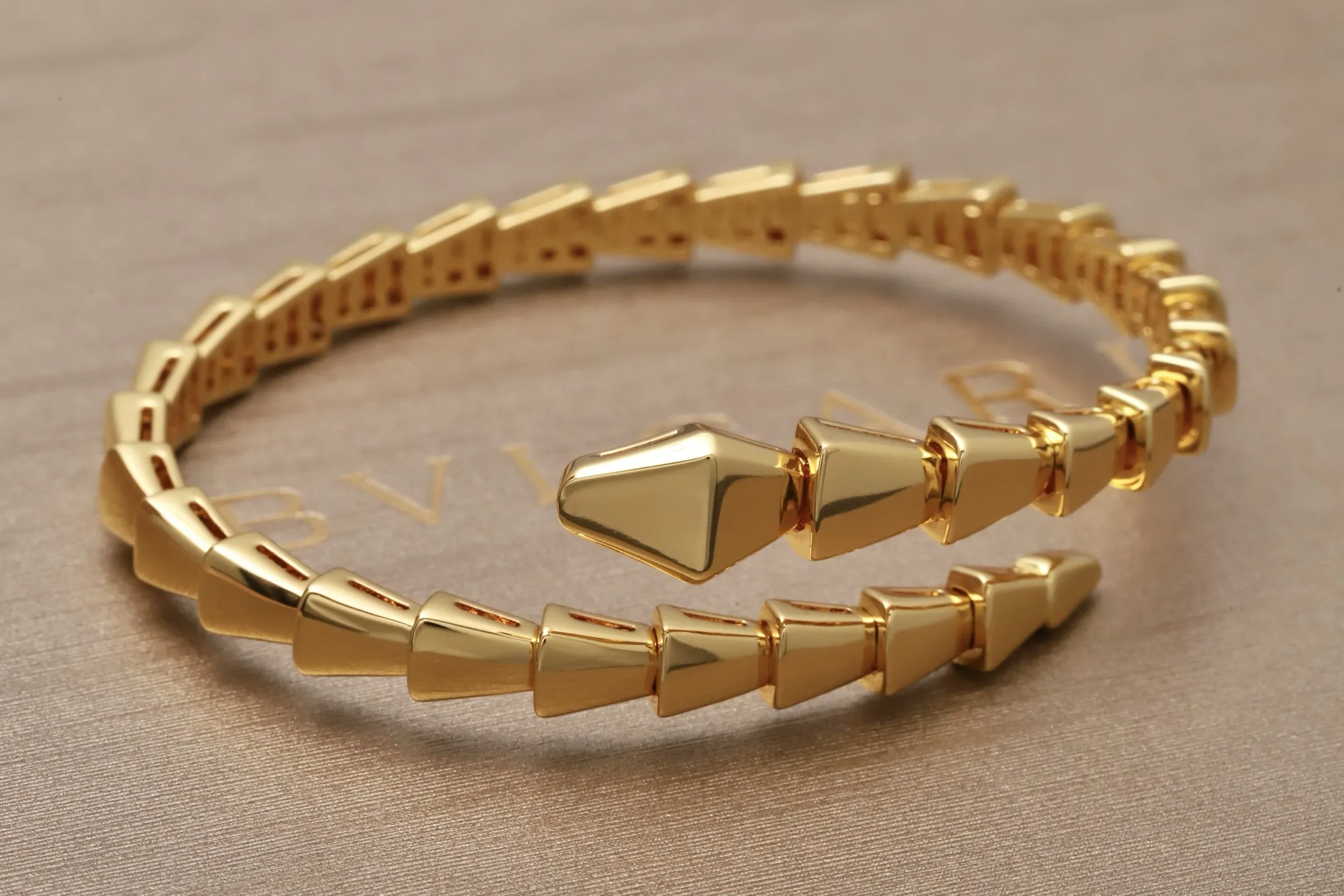 Serpenti Viper Coil Bracelet (Gold-Plated Brass) D20517106 — view 4