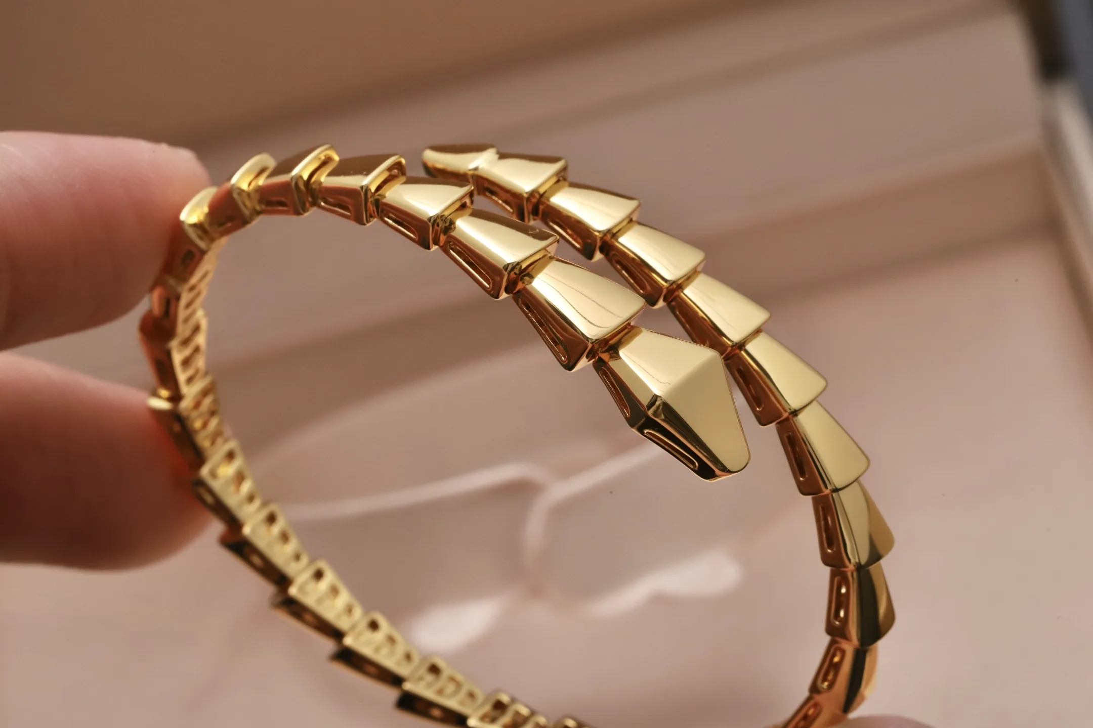 Serpenti Viper Coil Bracelet (Gold-Plated Brass) D20517106 — view 6