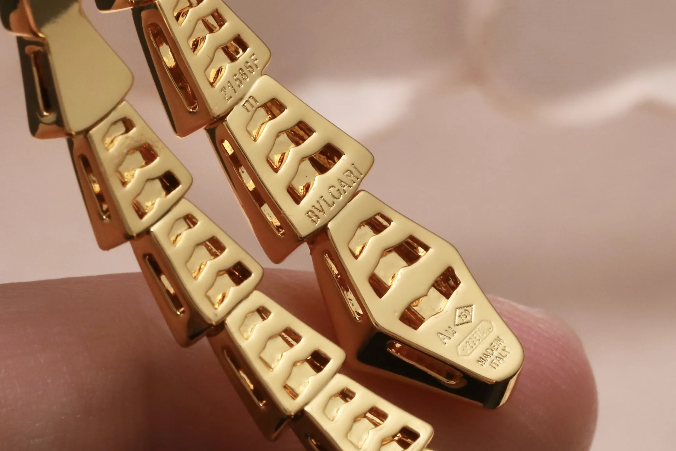 Serpenti Viper Coil Bracelet (Gold-Plated Brass) D20517106 — view 7