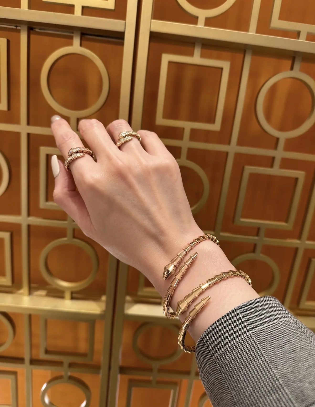 Serpenti Viper Coil Bracelet (Gold-Plated Brass) D20517106 — view 8