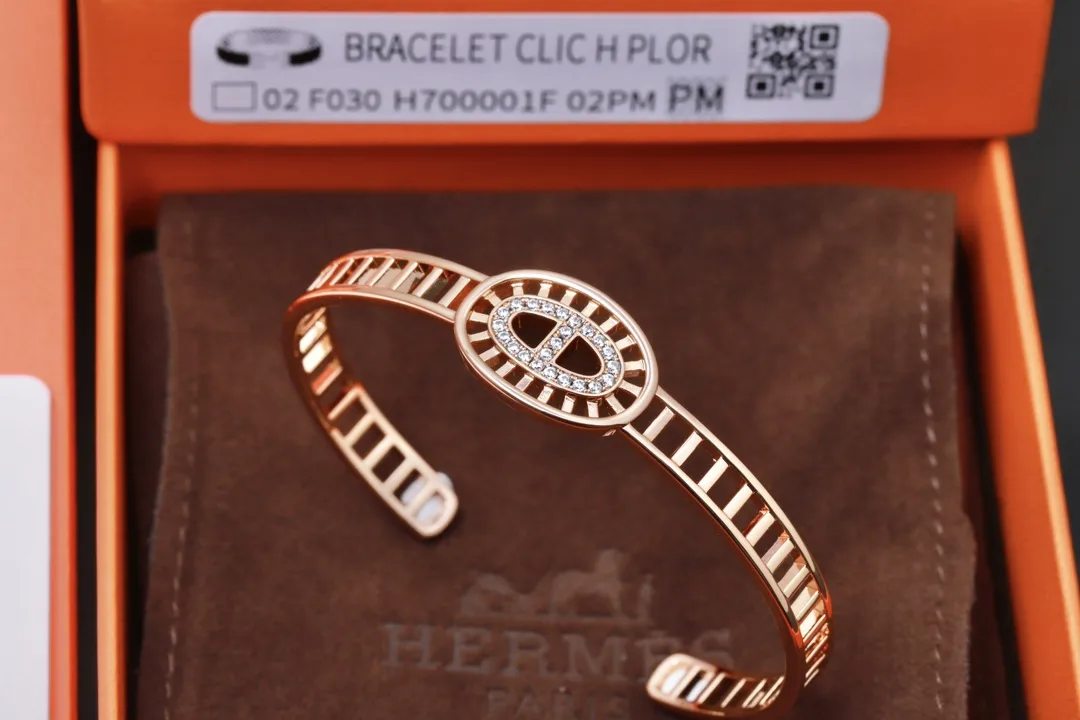 Chaine d'Ancre Crystal-Embellished Cuff Bracelet D18017548 — view 5