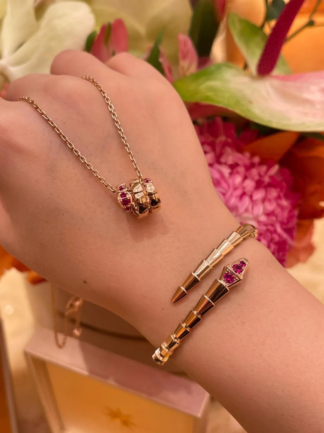Serpenti Viper Ruby-Set Coil Bracelet D23517737 — view 8