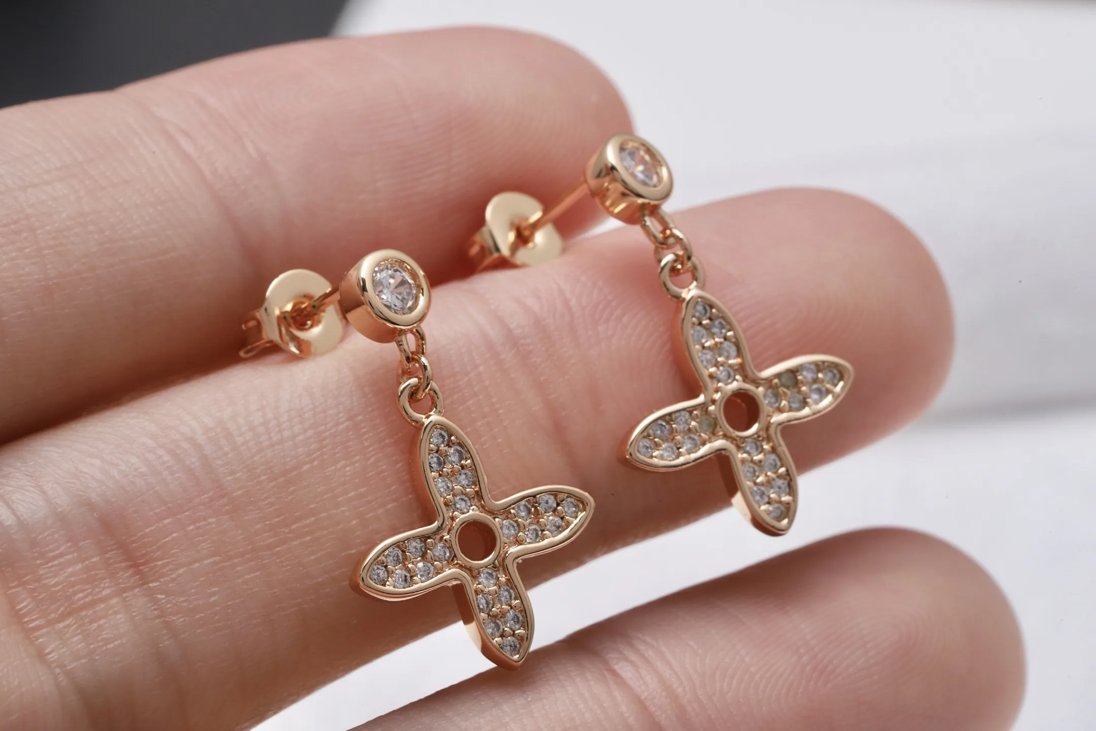 Monogram Flower Crystal Drop Earrings D11016807 — view 5