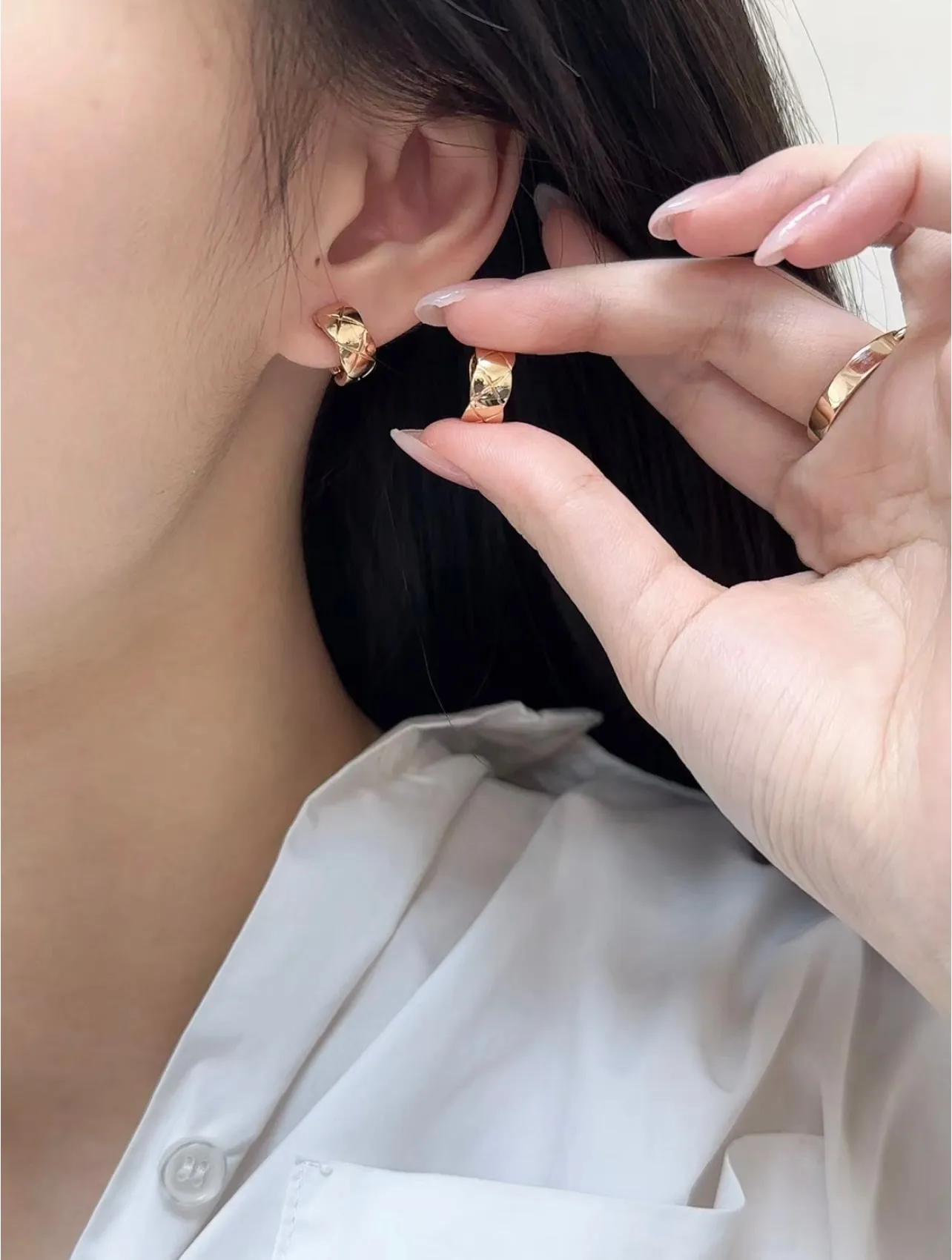 Coco Crush Quilted Hoop Earrings D14517426 — view 9