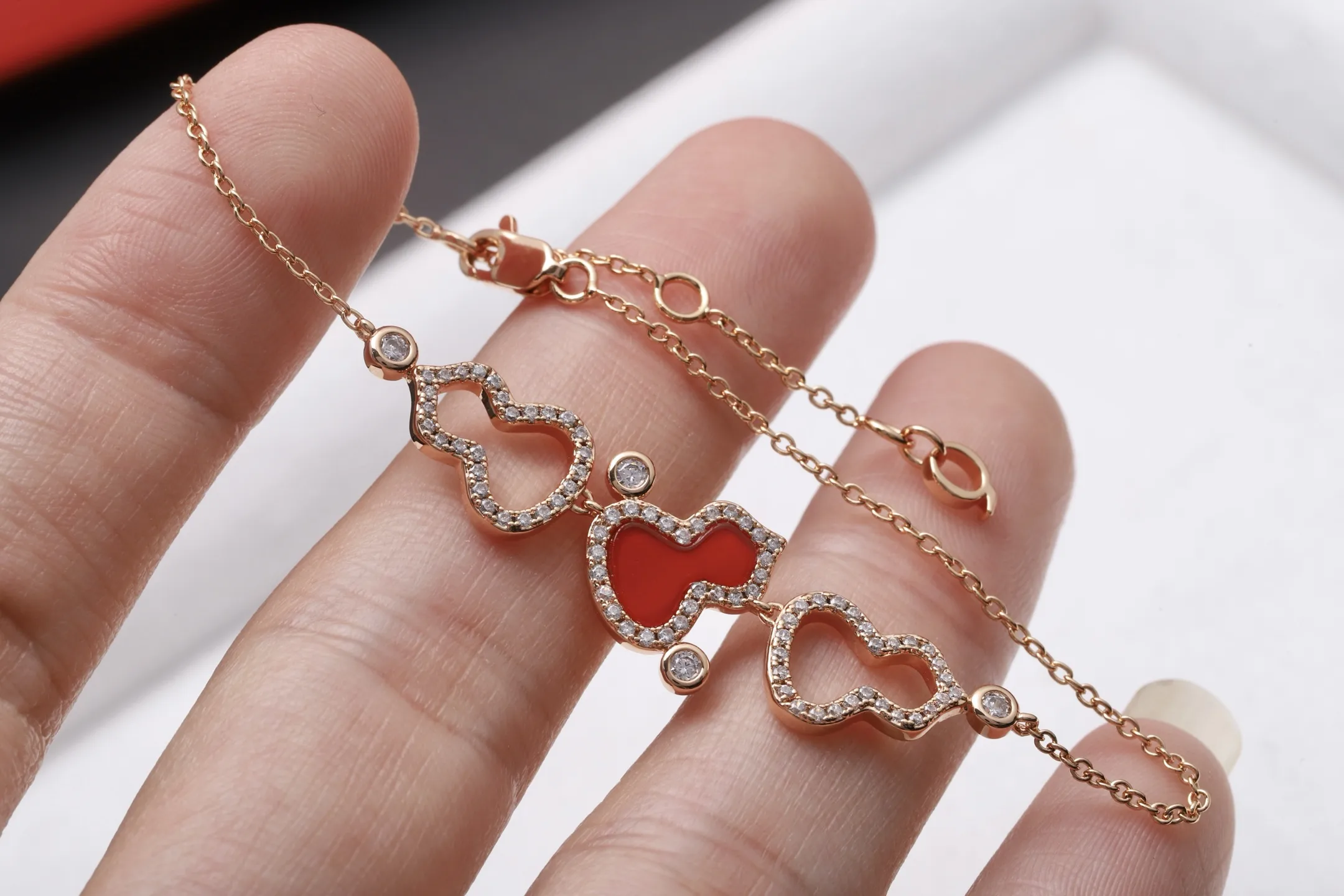 Wulu Cut-Out Agate Bracelet (Gold-Plated Brass) D15017043 — view 6
