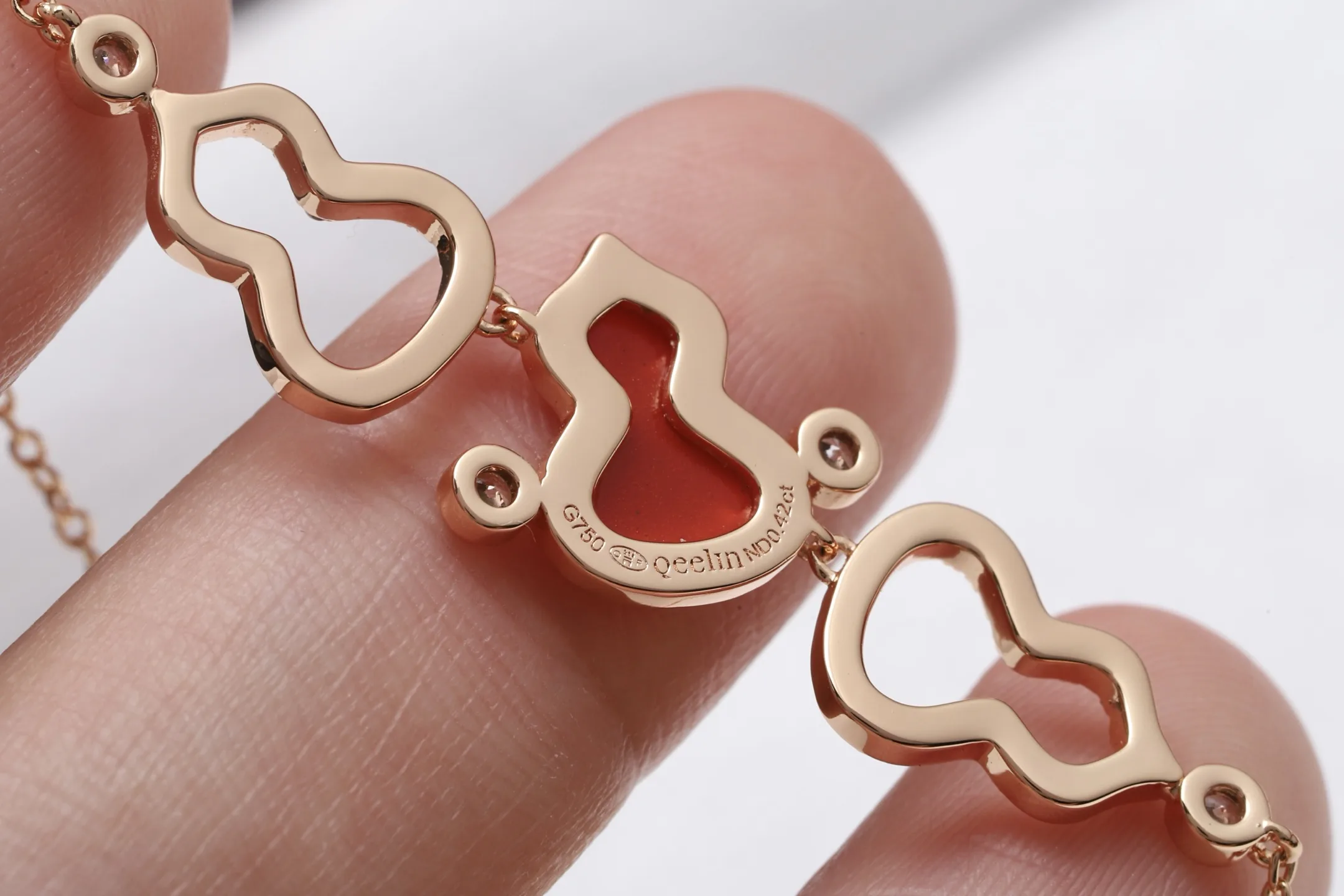 Wulu Cut-Out Agate Bracelet (Gold-Plated Brass) D15017043 — view 7