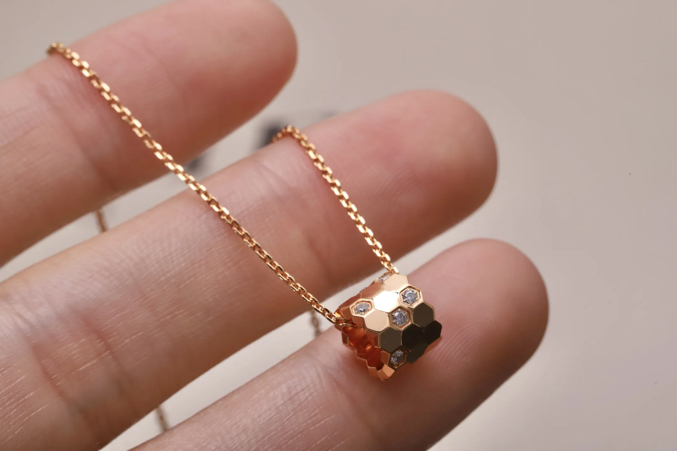 Bee My Love Diamond Honeycomb Pendant Necklace D25516599 — view 5