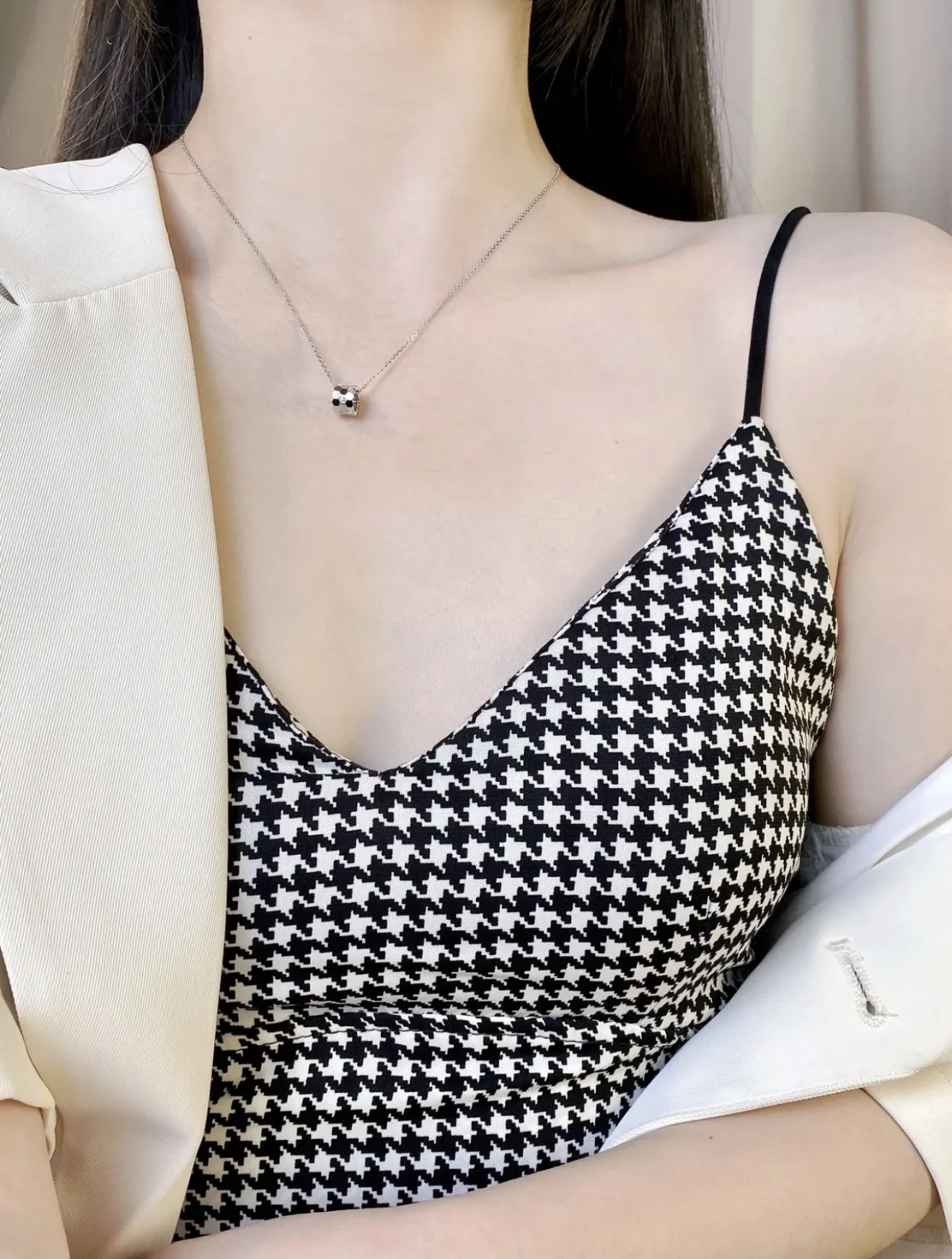Bee My Love Diamond Honeycomb Pendant Necklace D25516599 — view 8