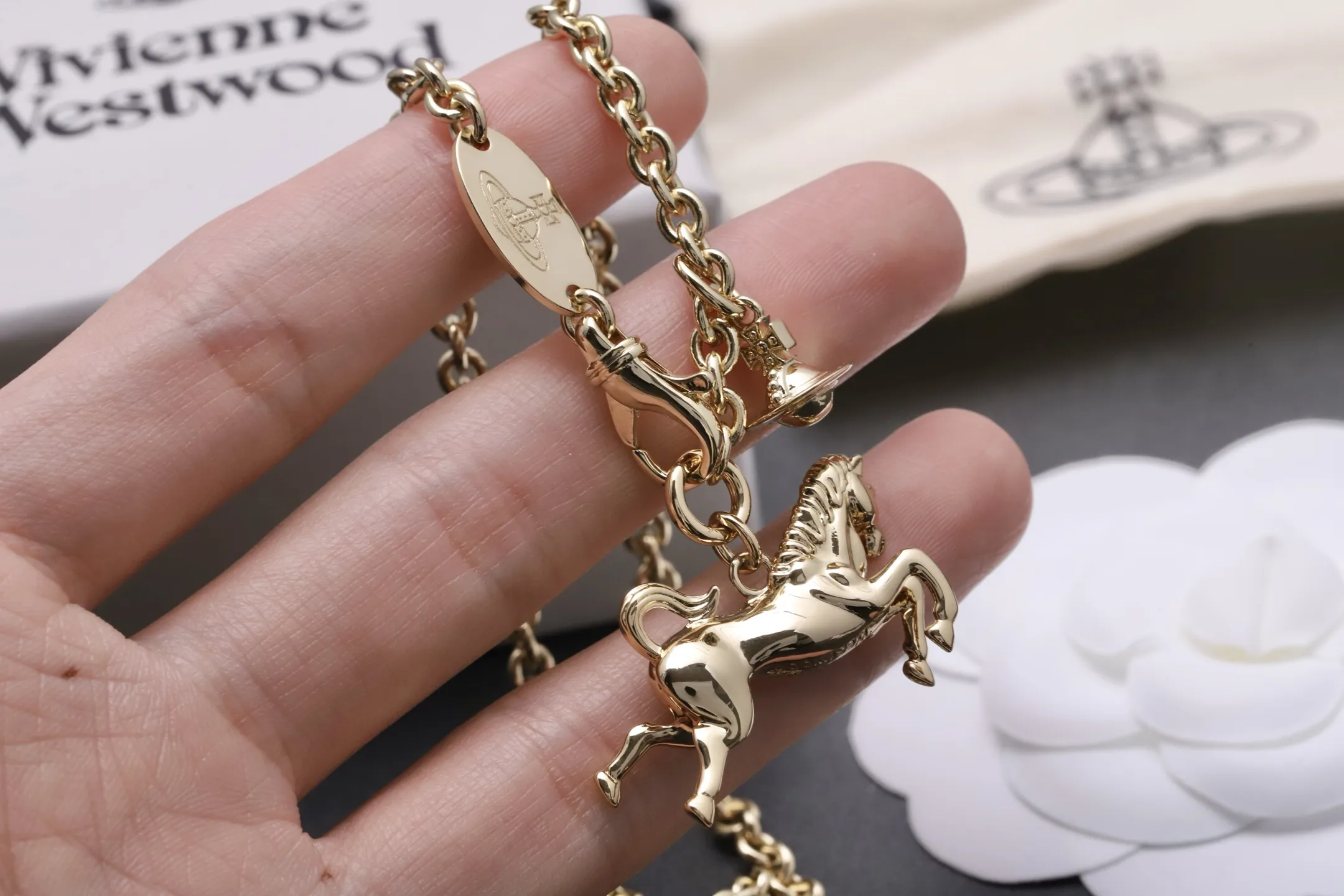 Vivienne Westwood Horse Pendant Necklace D14016999 — view 4