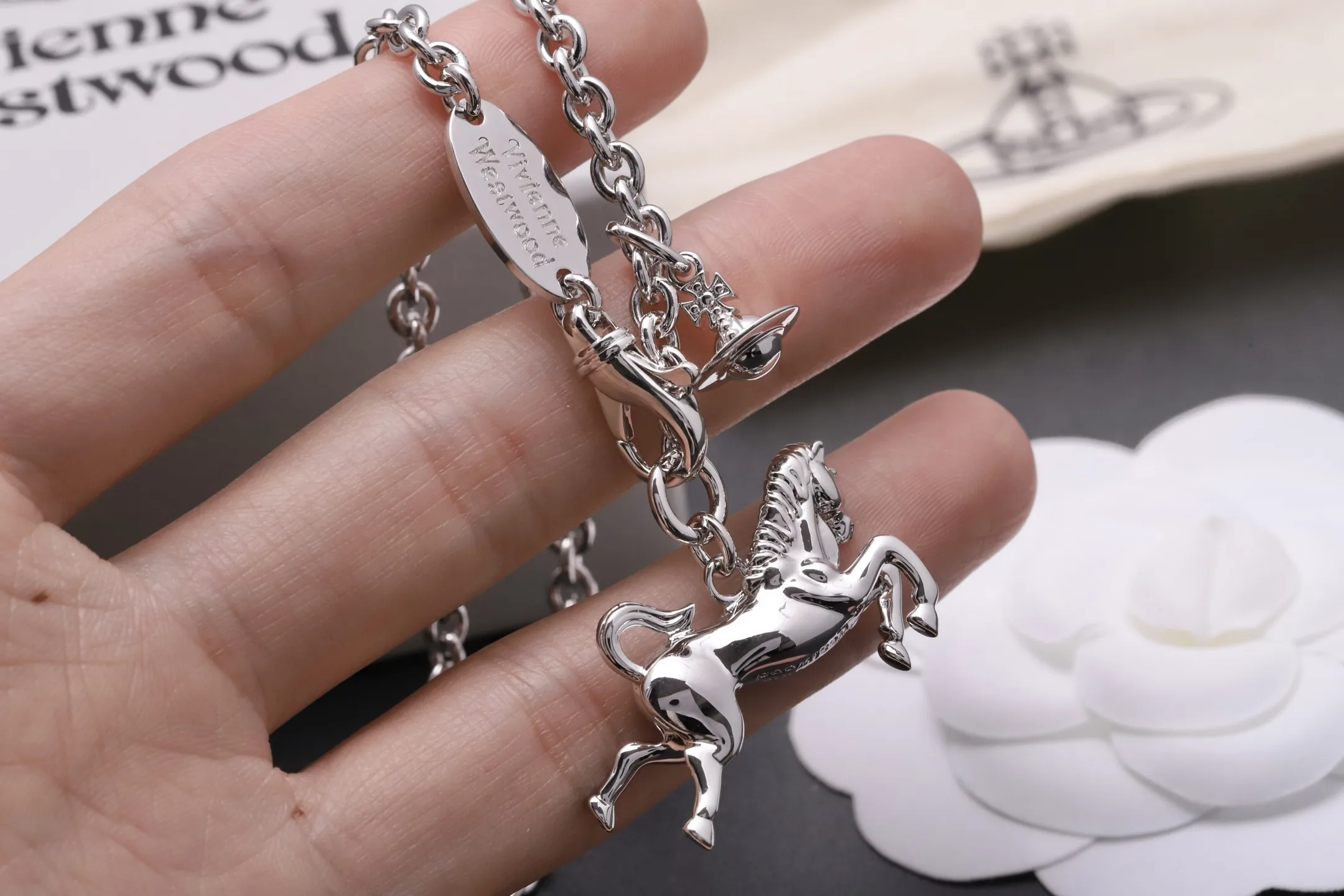 Vivienne Westwood Horse Pendant Necklace D14016999 — view 5
