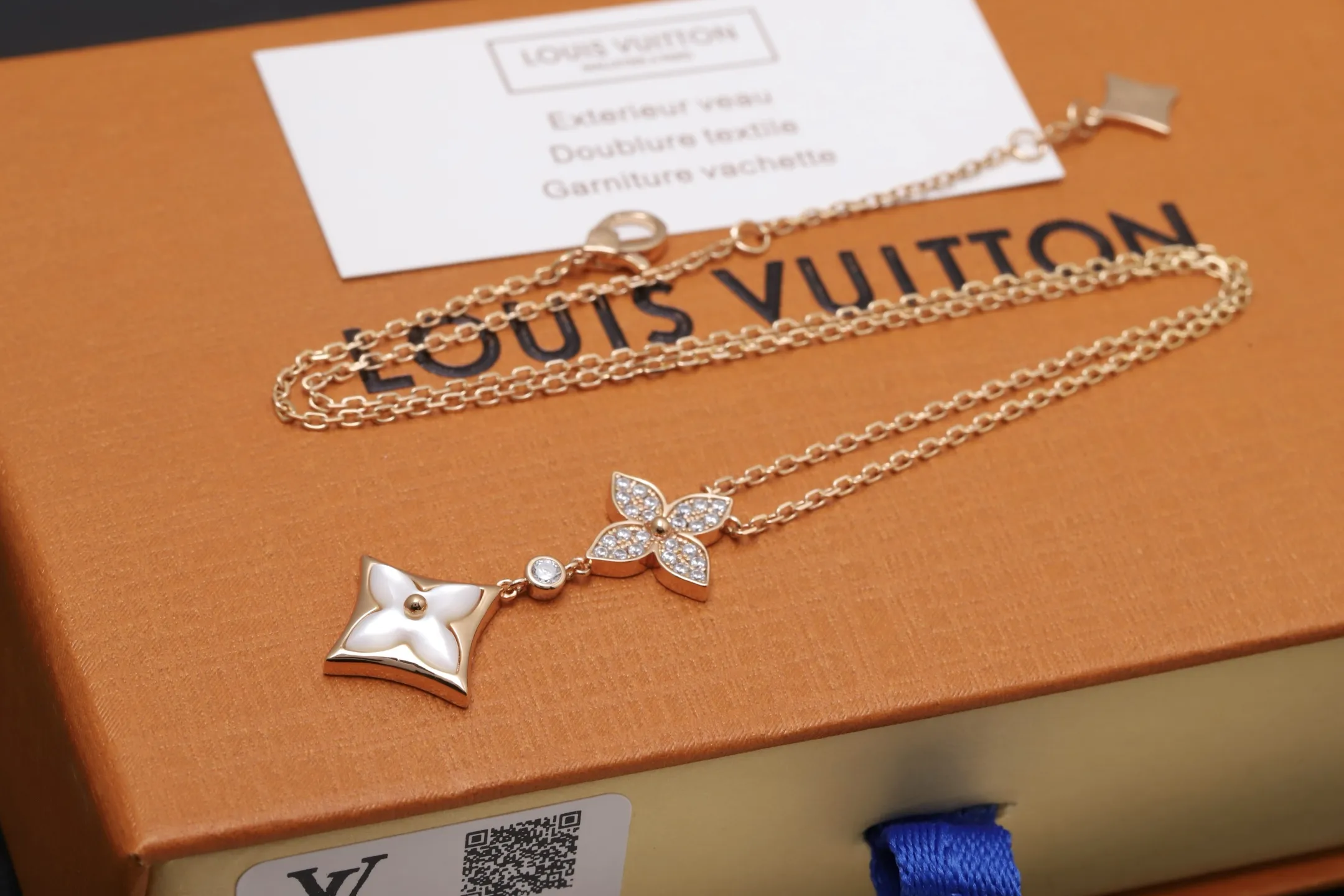 Color Blossom Double Star Pendant Necklace (Sterling Silver) D29016755 — view 3