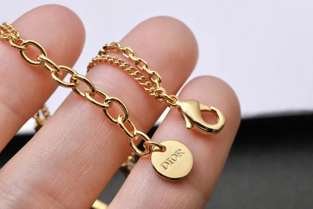 Crystal Heart Charm Bracelet (Gold-Plated Brass) D13517468 — view 6