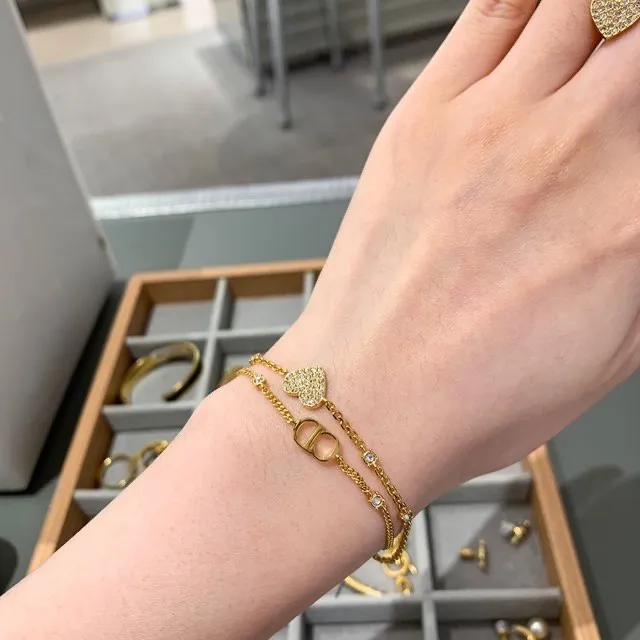 Crystal Heart Charm Bracelet (Gold-Plated Brass) D13517468 — view 8