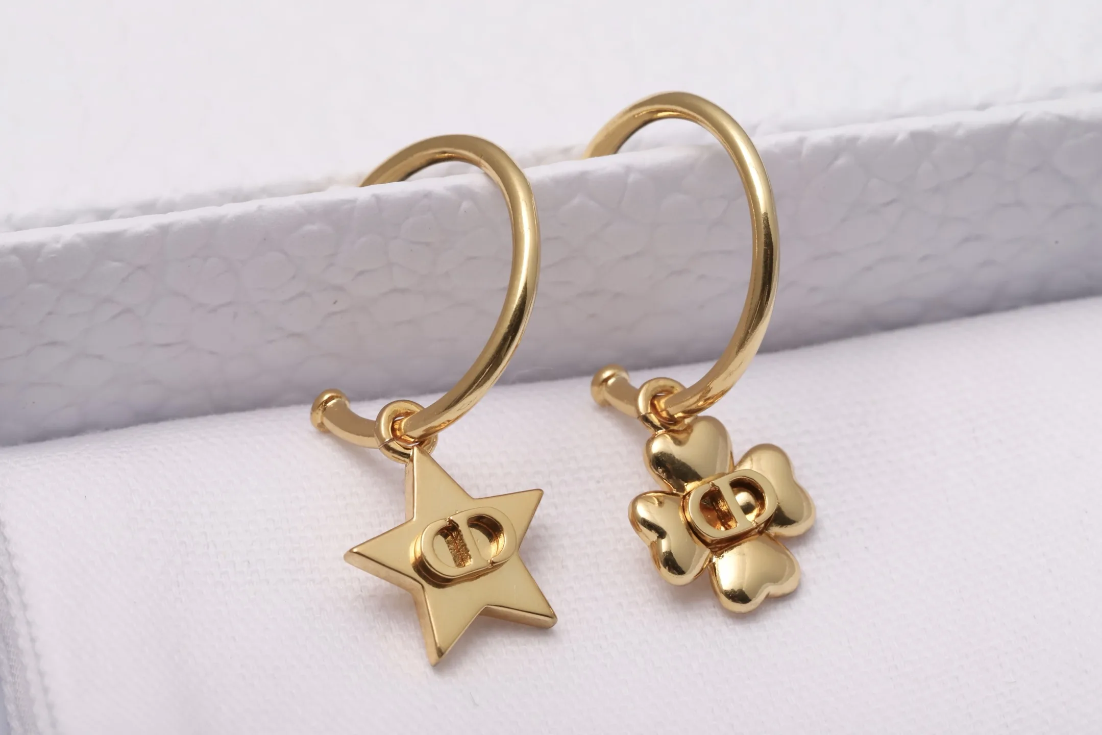 Star and Clover Charm Hoop Earrings D13517267 — view 4