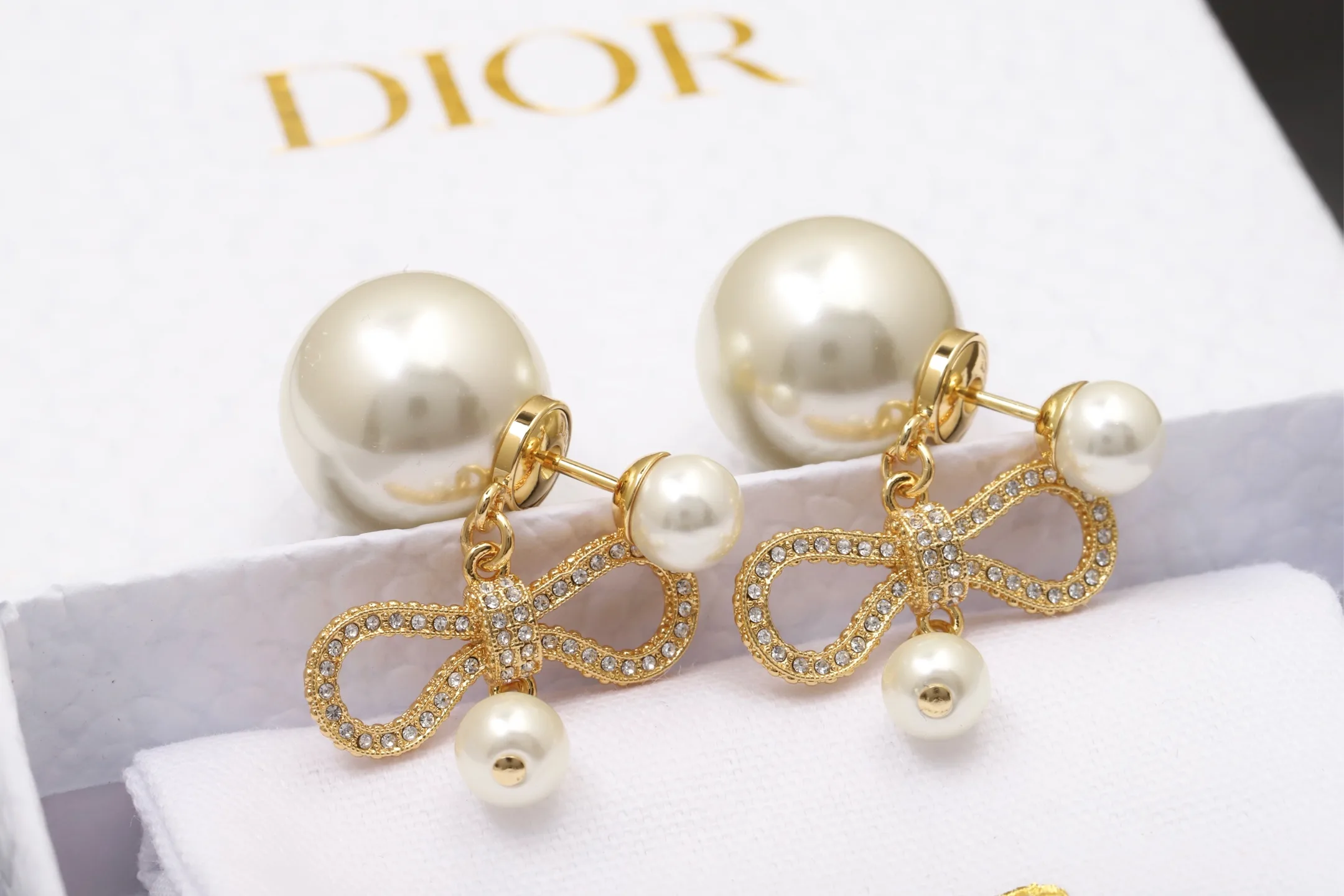 Tribales Bow and Resin Pearl Earrings D13017597 — view 3