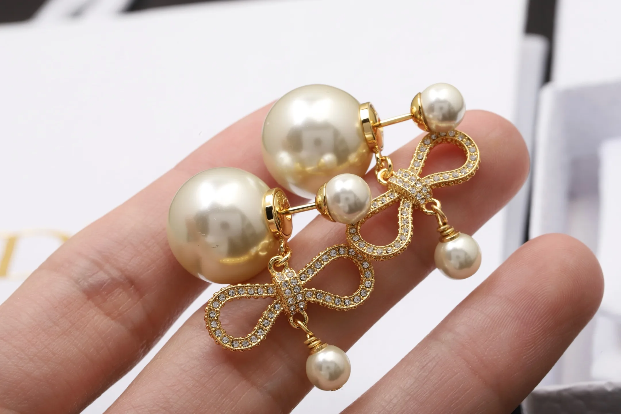 Tribales Bow and Resin Pearl Earrings D13017597 — view 4